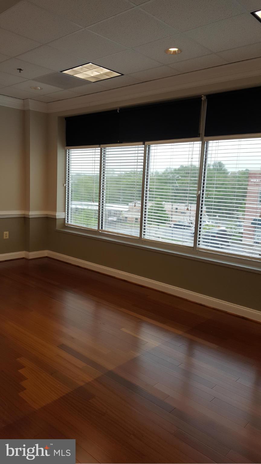 CENTRELEE BUSINESS PARK - Commercial Lease