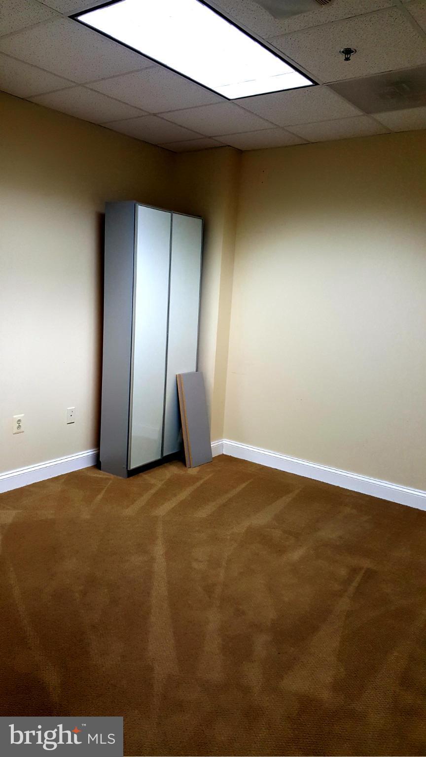 CENTRELEE BUSINESS PARK - Commercial Lease