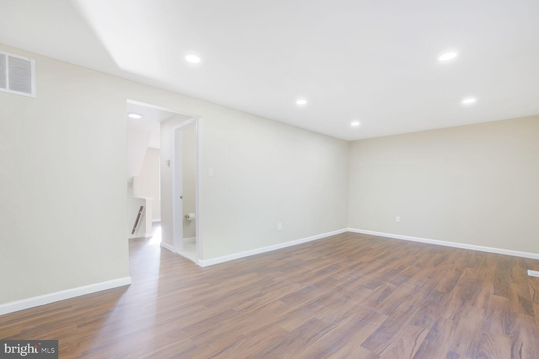 FOX CHAPEL - Residential