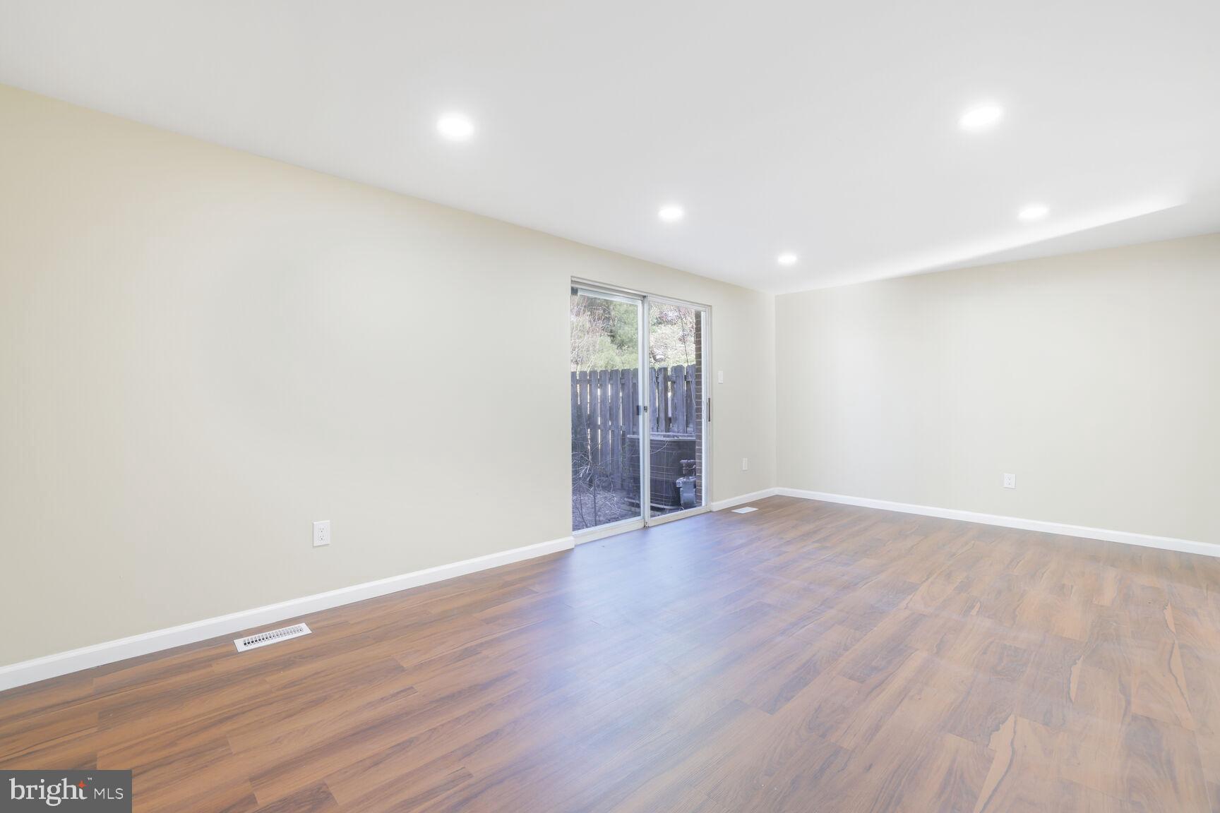 FOX CHAPEL - Residential