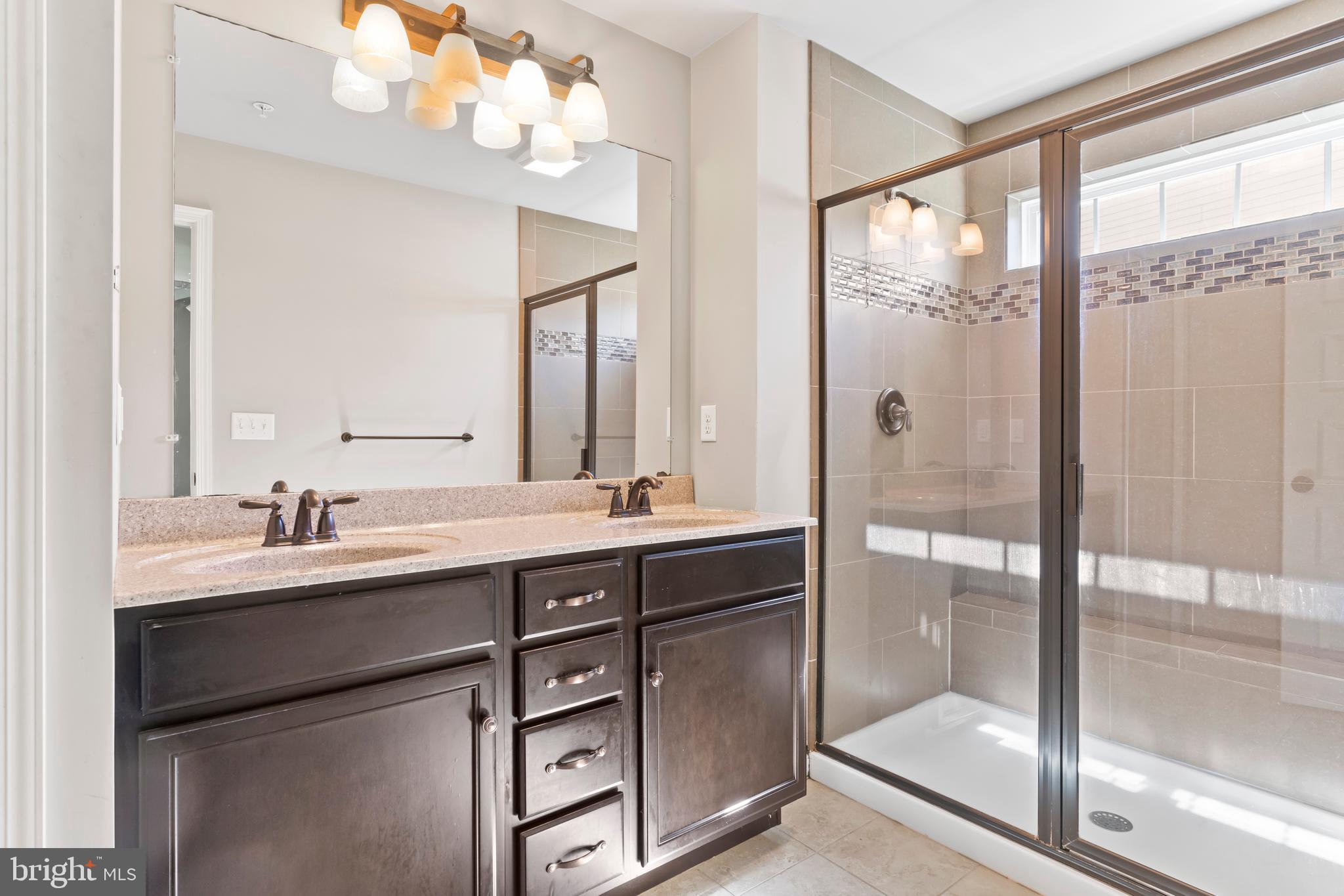 ORCHARD GLEN - Residential