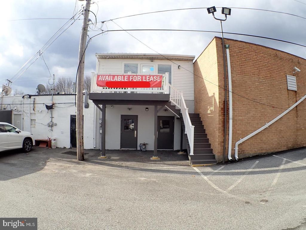 Photo of 761 W Sproul Road, SPRINGFIELD, PA 19064 (MLS # PADE538334)