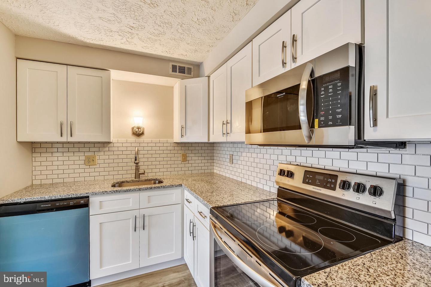 CHESTERFIELD GARDEN CONDOMINIUM - Residential Lease