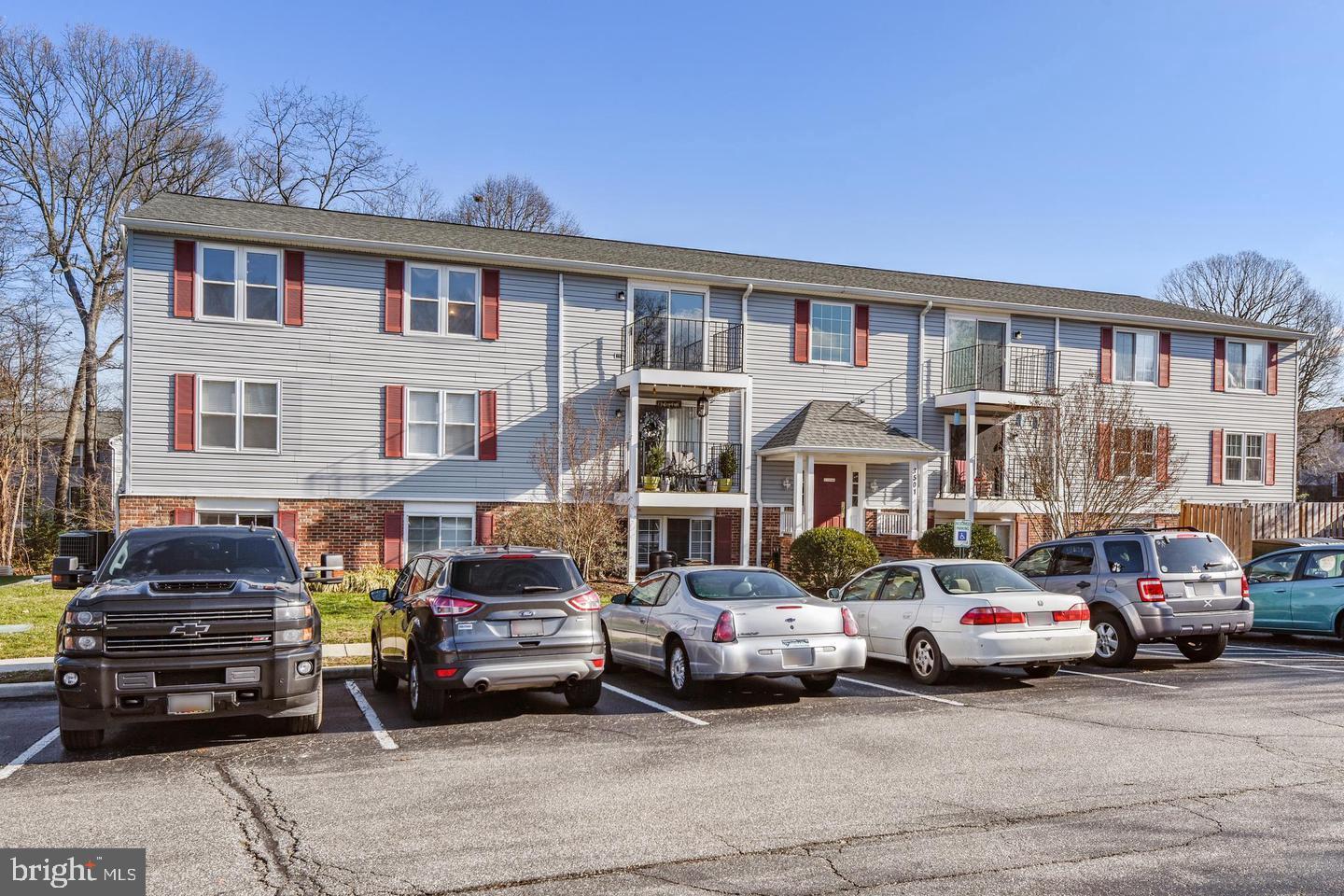 CHESTERFIELD GARDEN CONDOMINIUM - Residential Lease