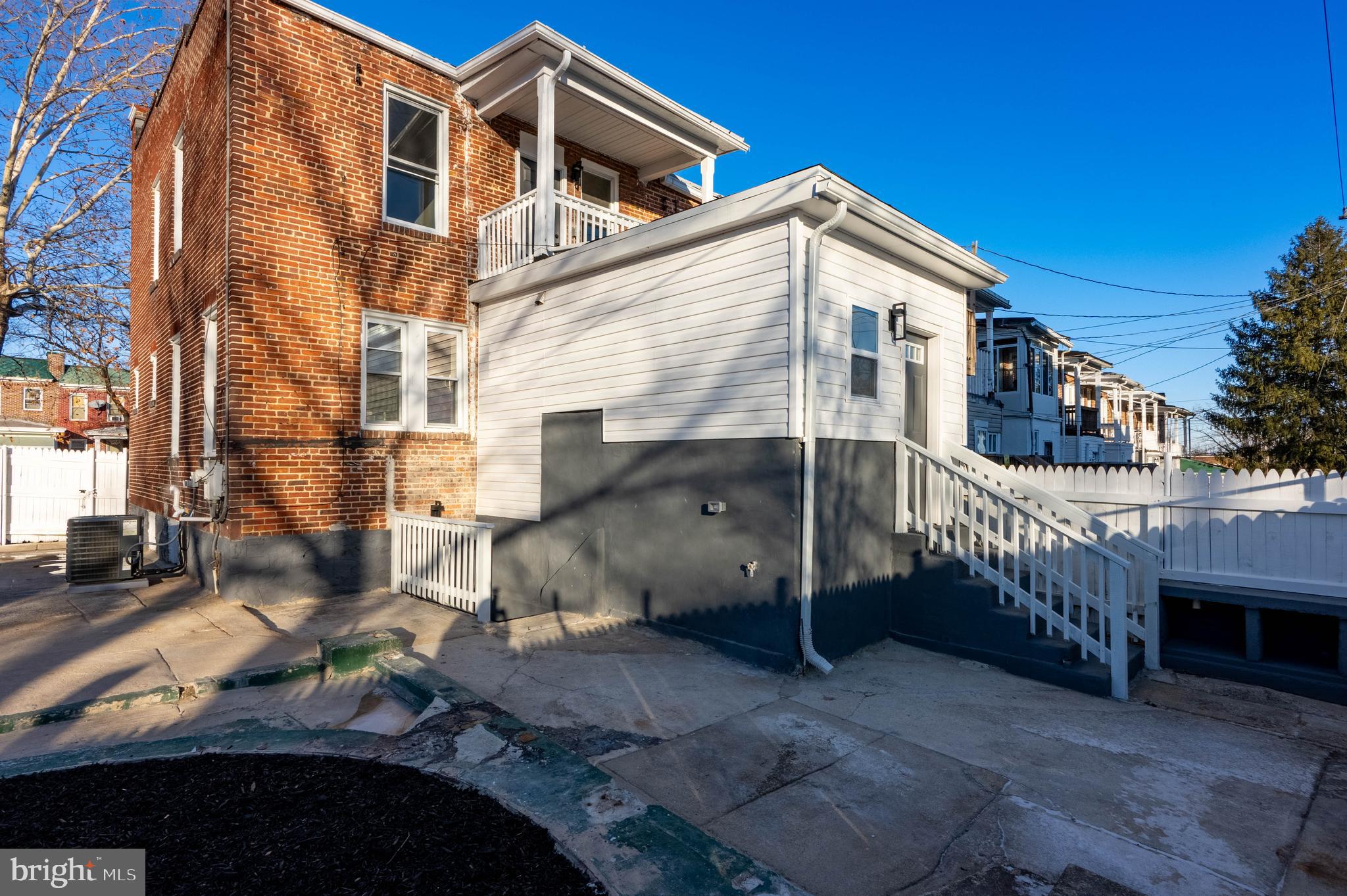 ASHBURTON HISTORIC DISTRICT - Residential