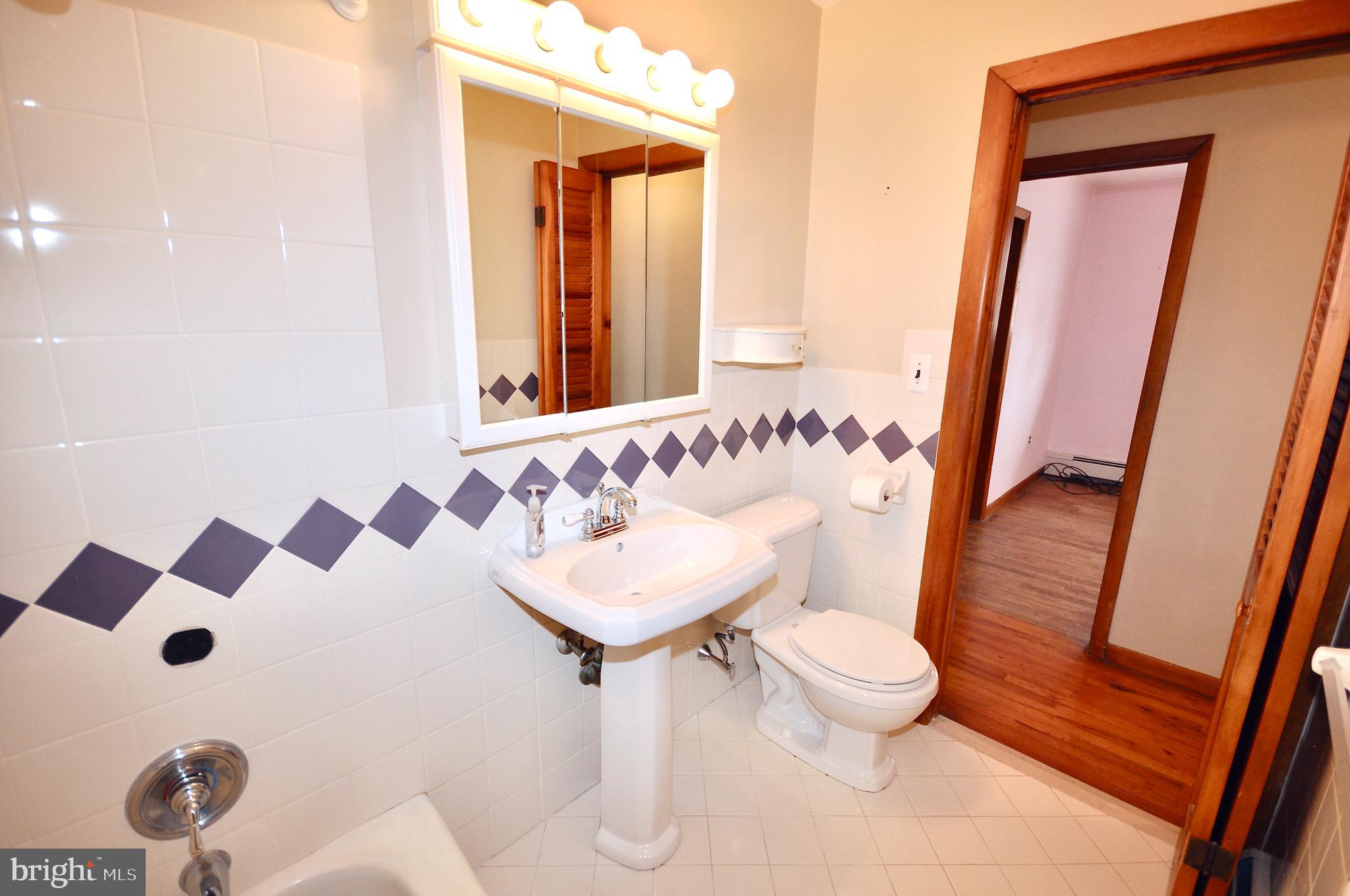 NEWPORTVILLE - Residential