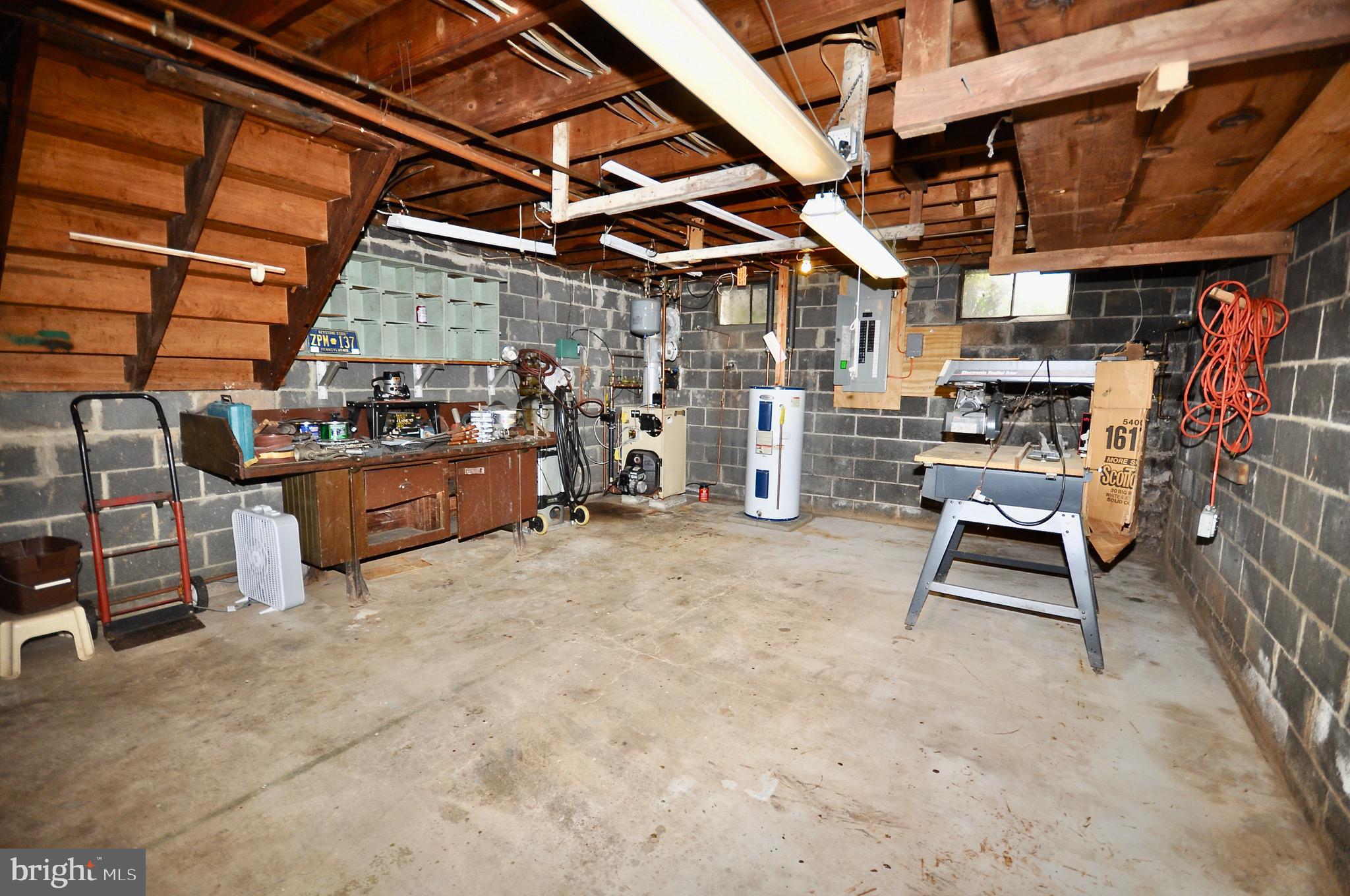 NEWPORTVILLE - Residential