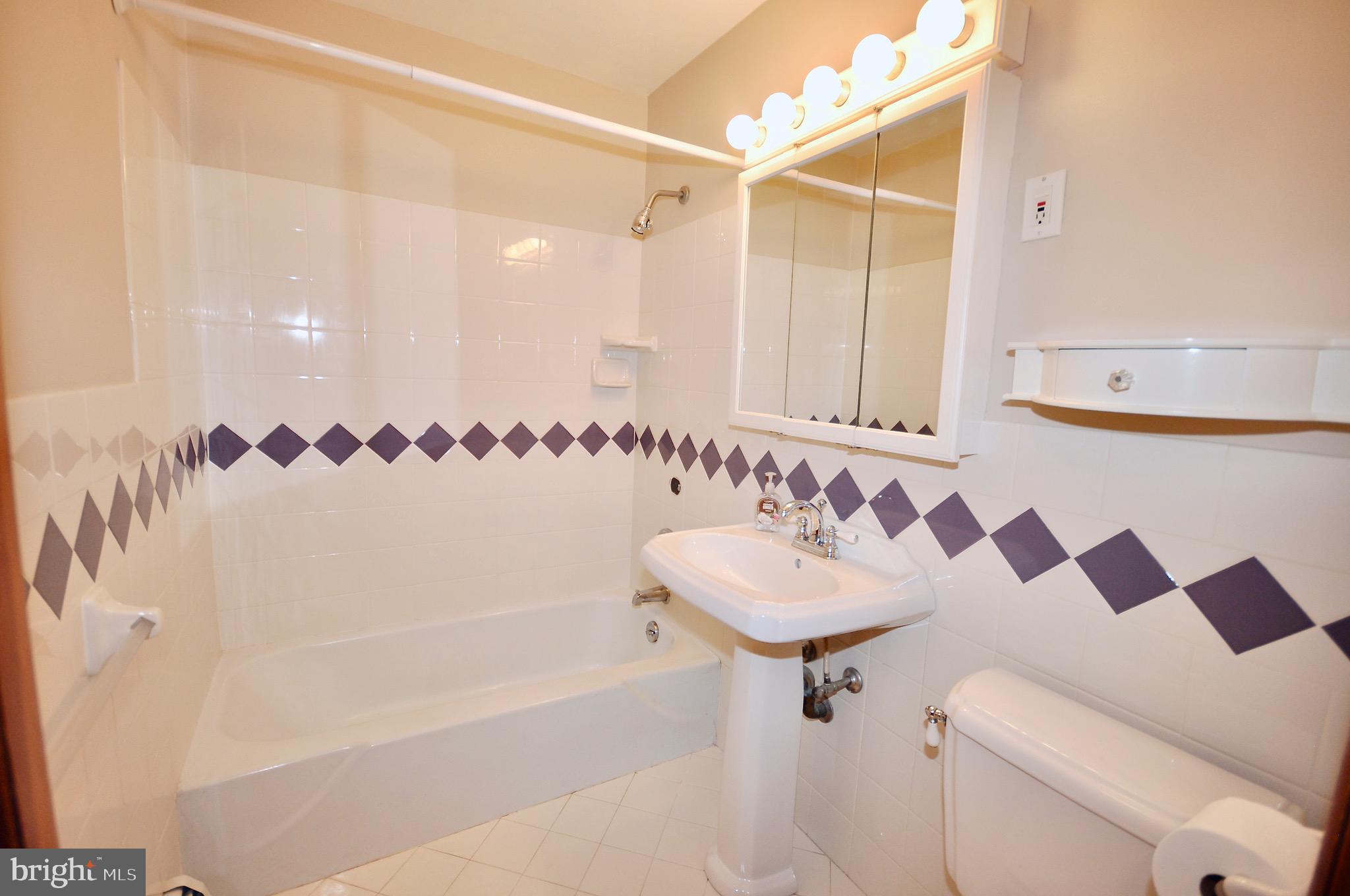 NEWPORTVILLE - Residential