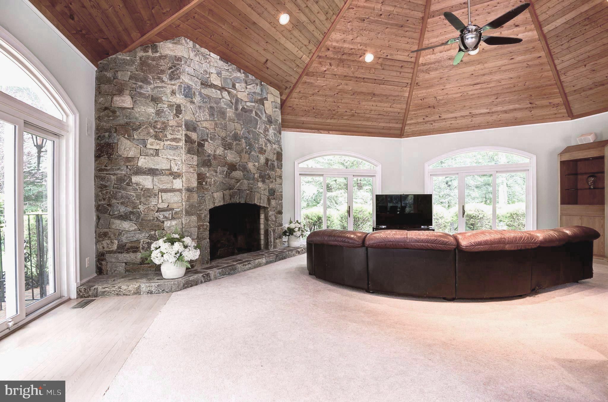 POTOMAC FALLS - Residential