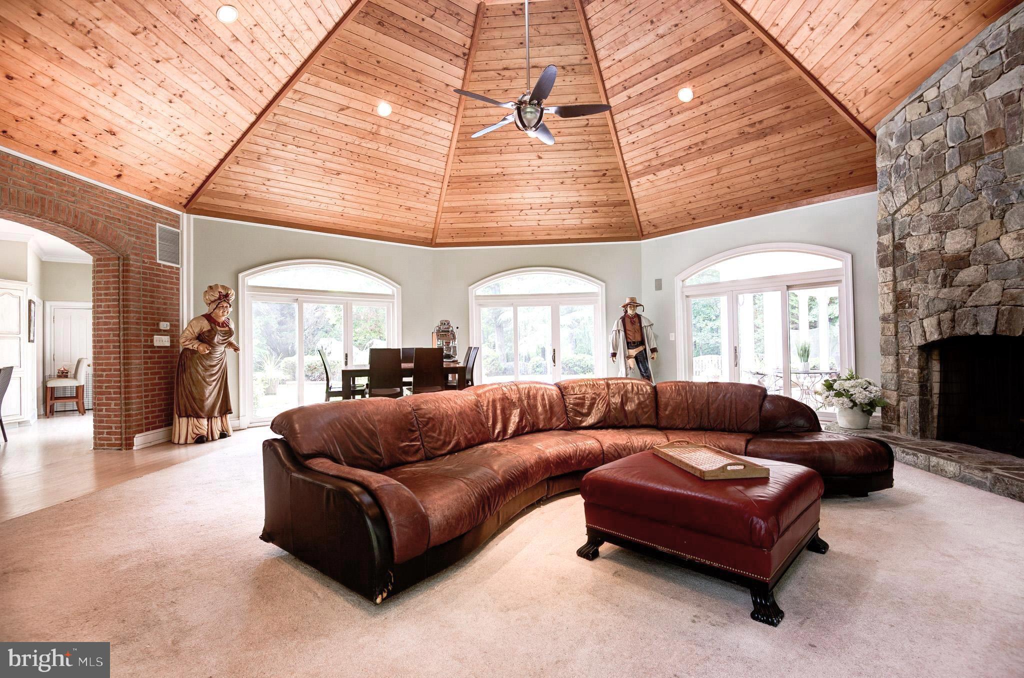 POTOMAC FALLS - Residential