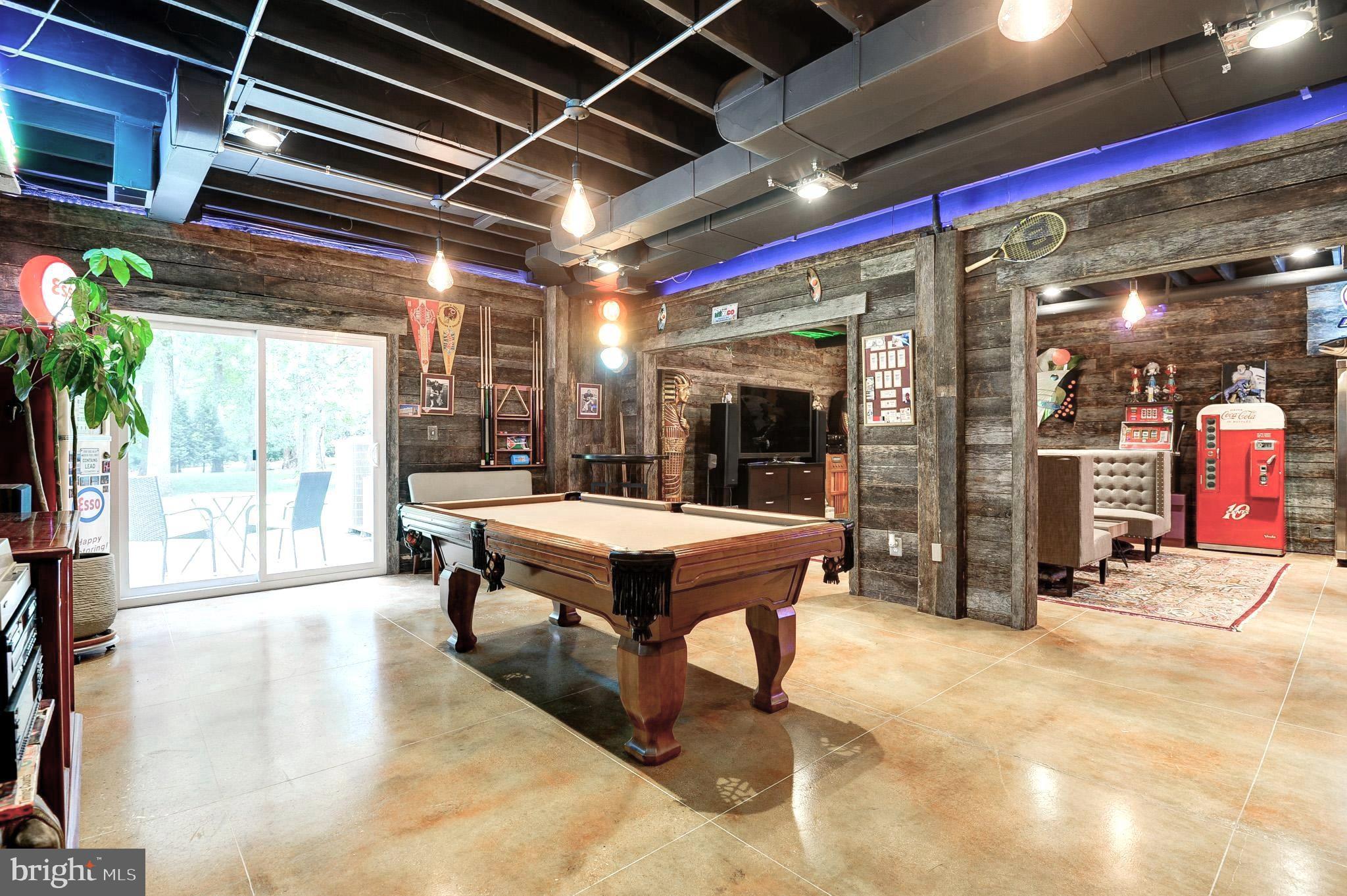 POTOMAC FALLS - Residential