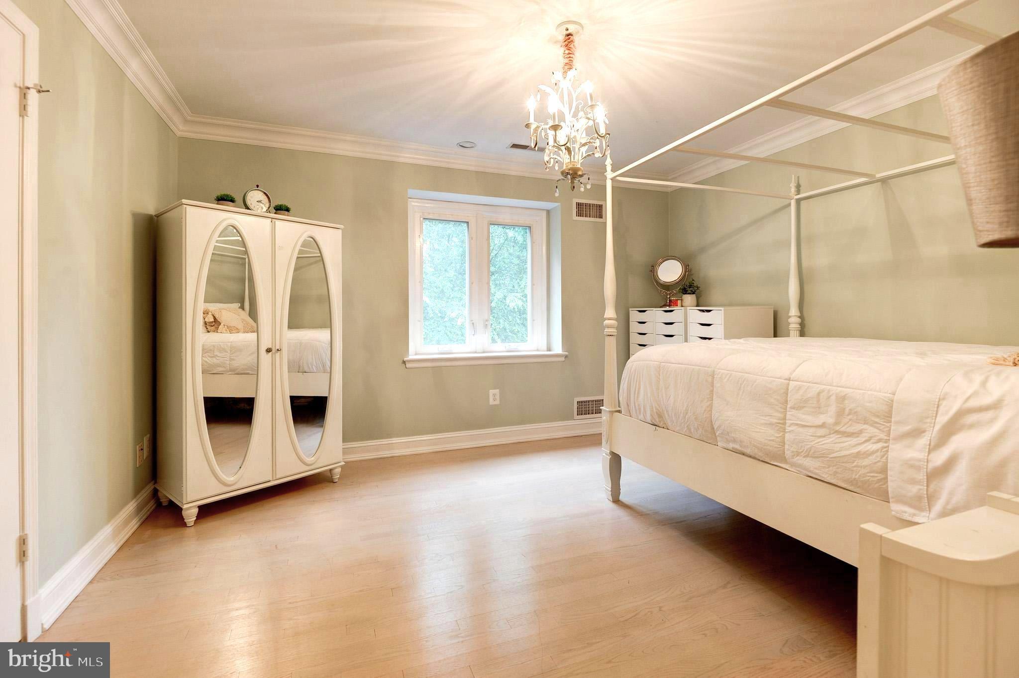 POTOMAC FALLS - Residential