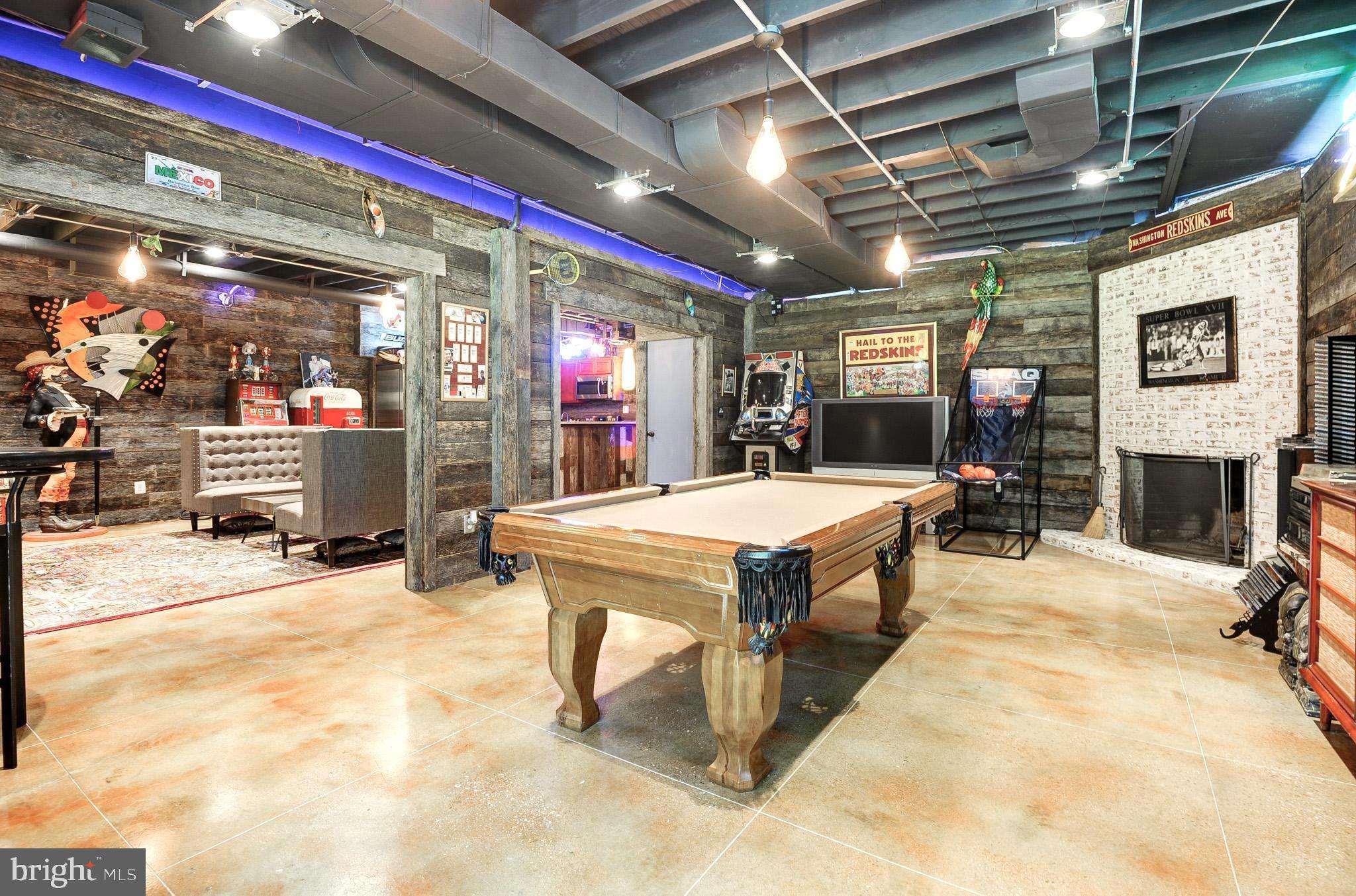 POTOMAC FALLS - Residential