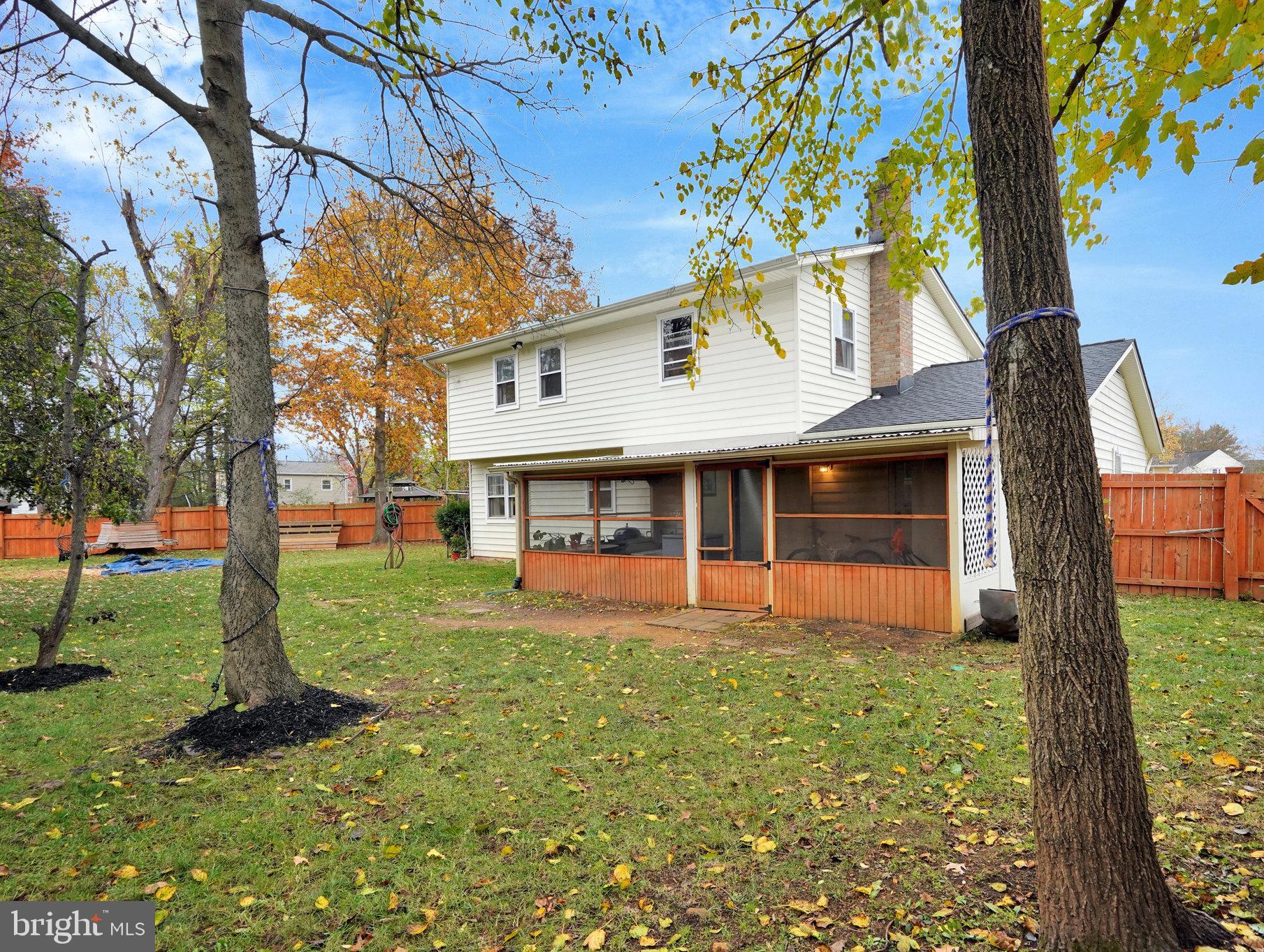 HALLMARK MANOR - Residential