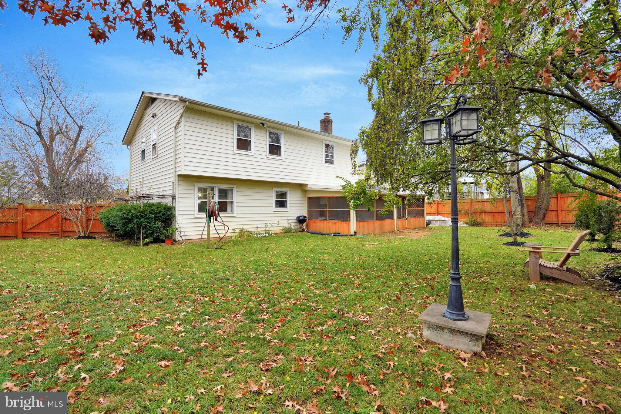 HALLMARK MANOR - Residential