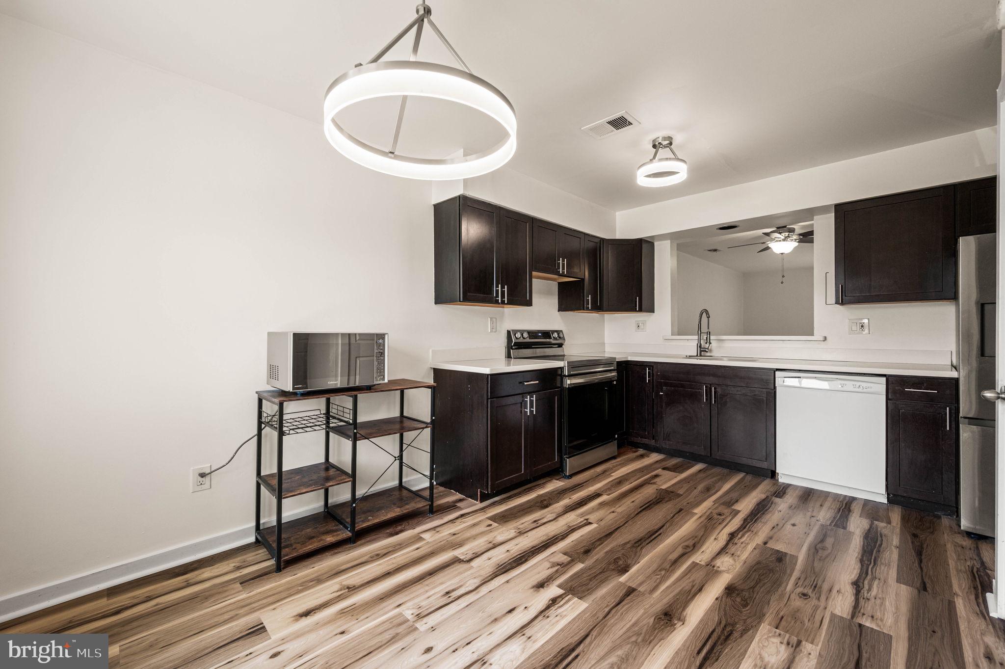 135 CAERNARVON COURT