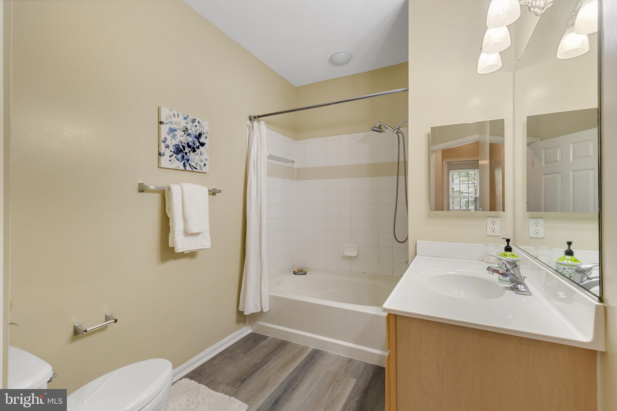 THE GROVE AT ARLINGTON - Residential