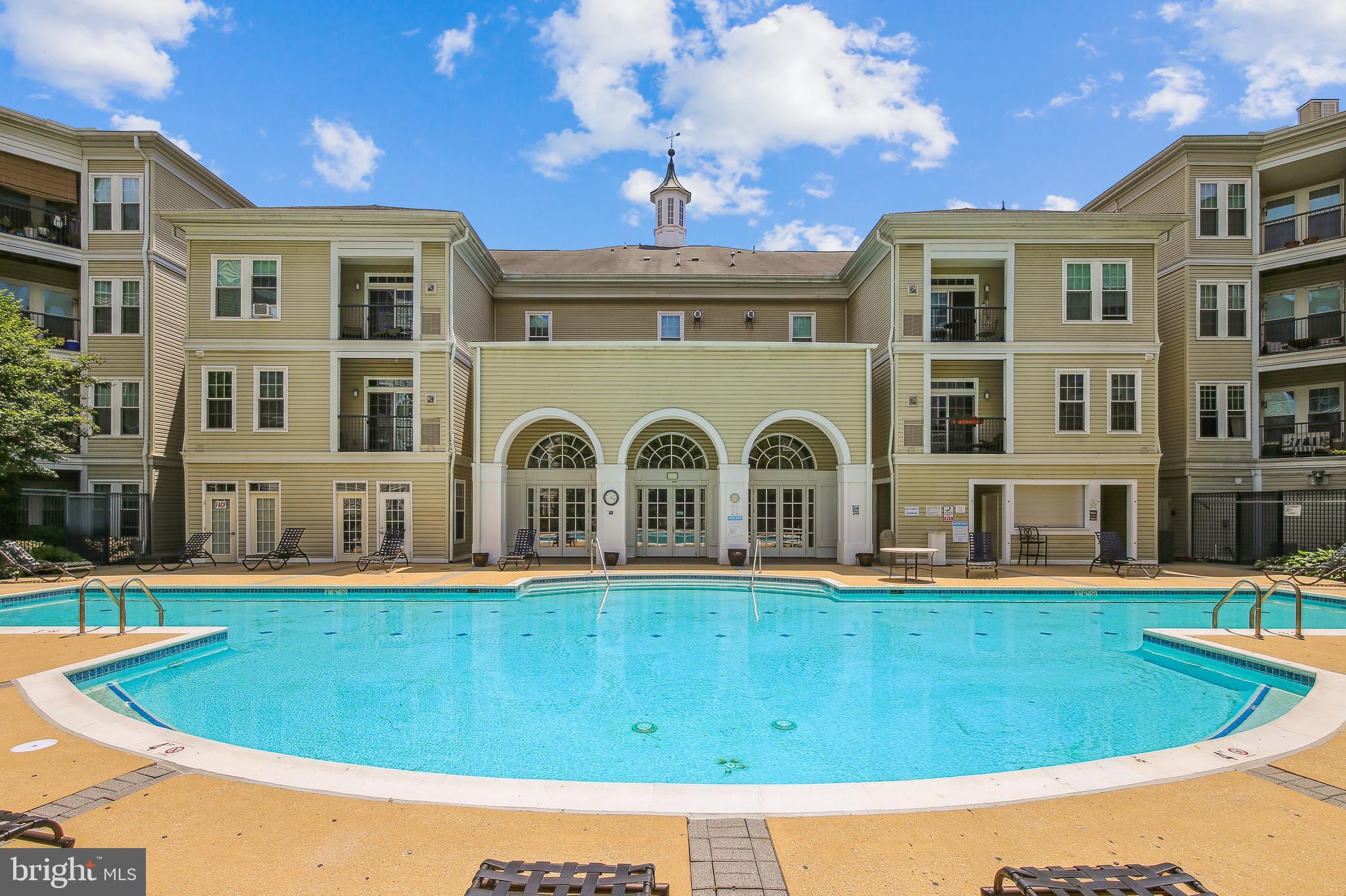 THE GROVE AT ARLINGTON - Residential