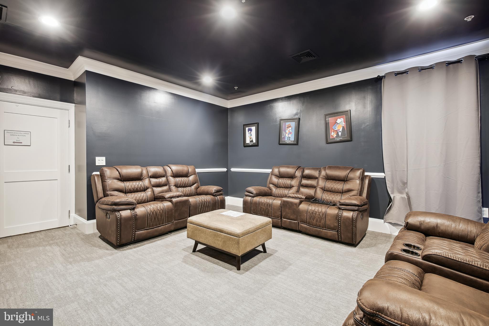 THE GROVE AT ARLINGTON - Residential