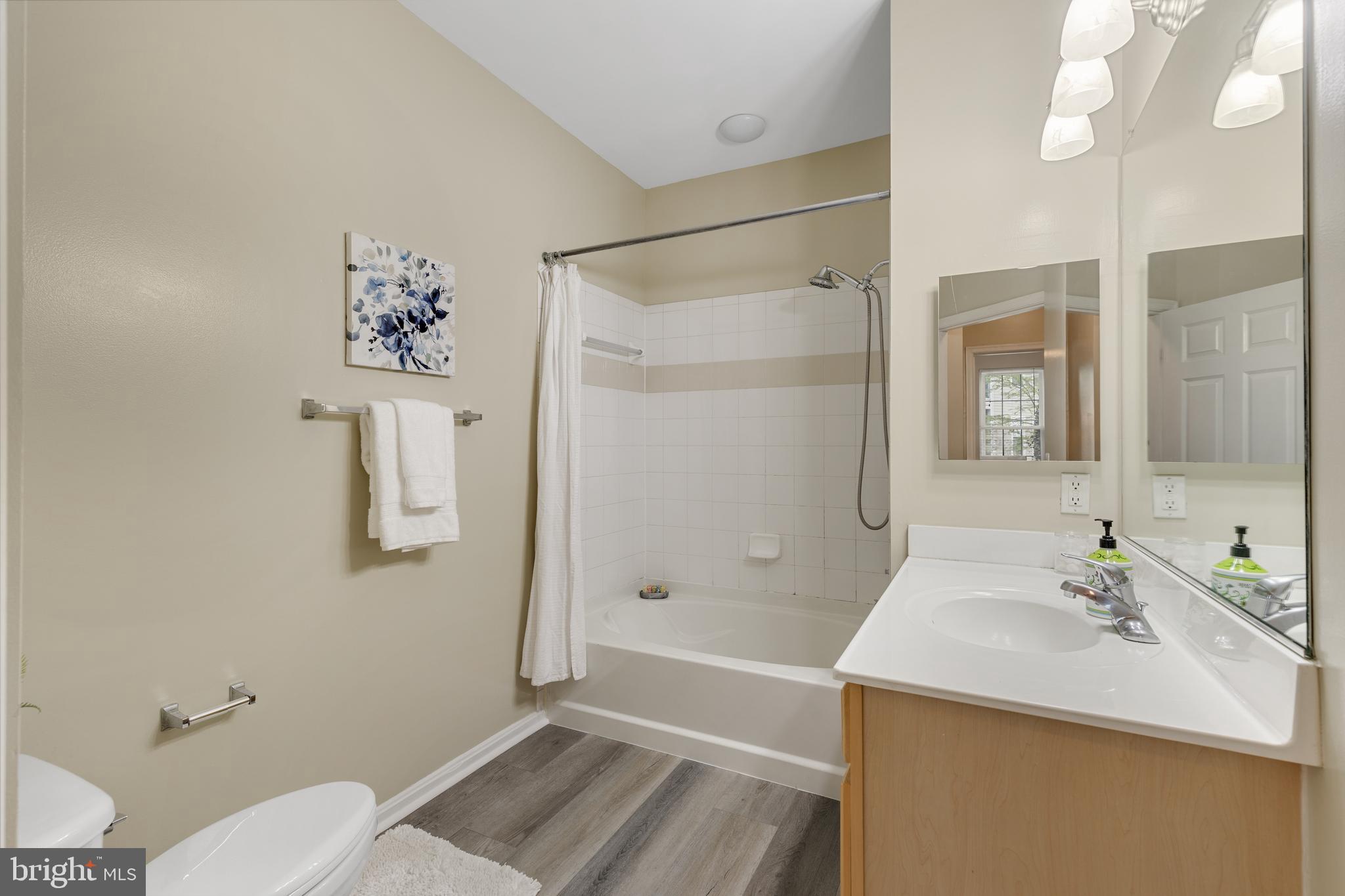 THE GROVE AT ARLINGTON - Residential