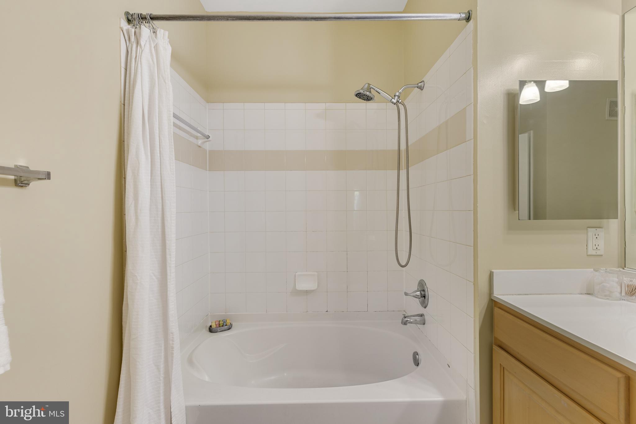 THE GROVE AT ARLINGTON - Residential