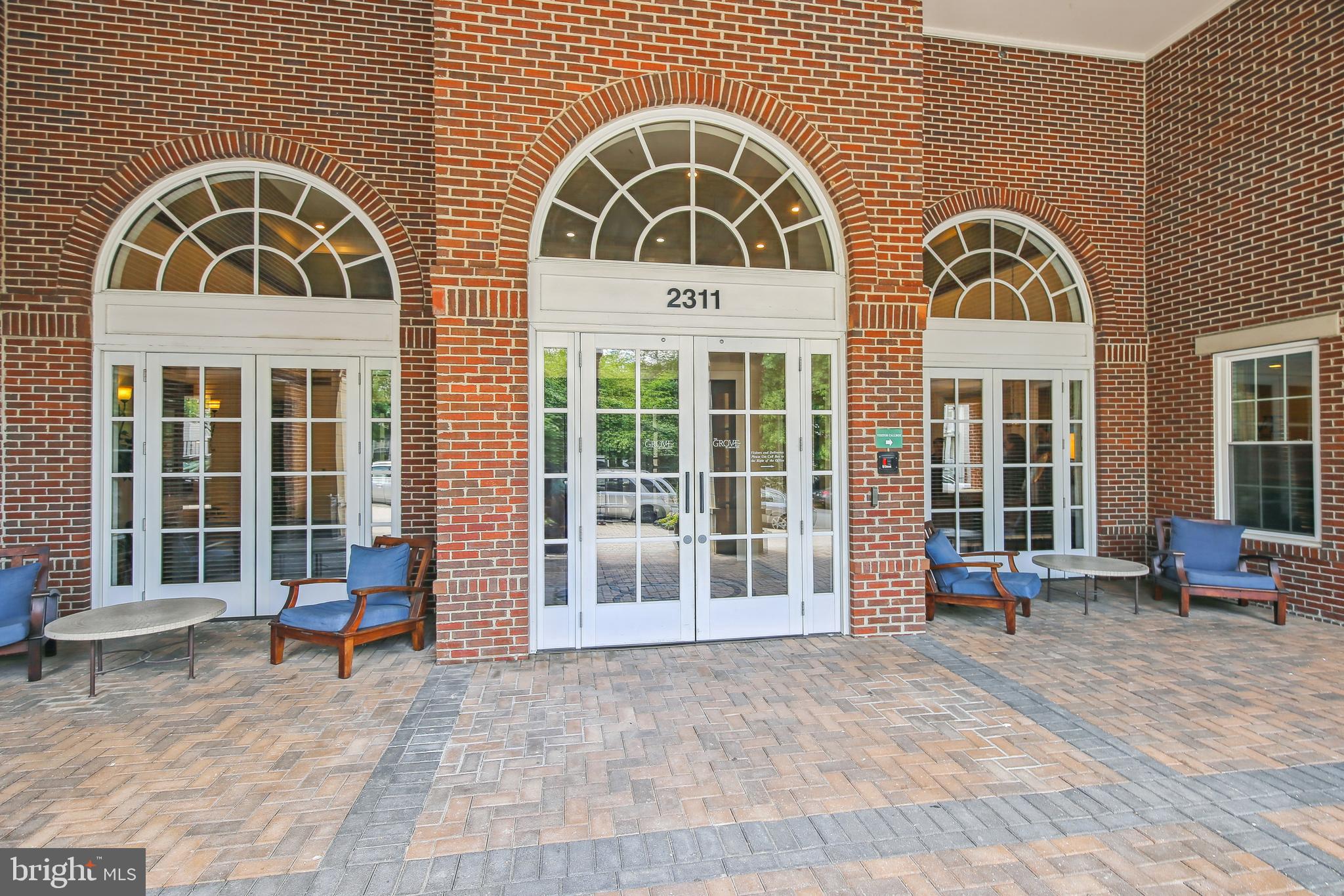 THE GROVE AT ARLINGTON - Residential