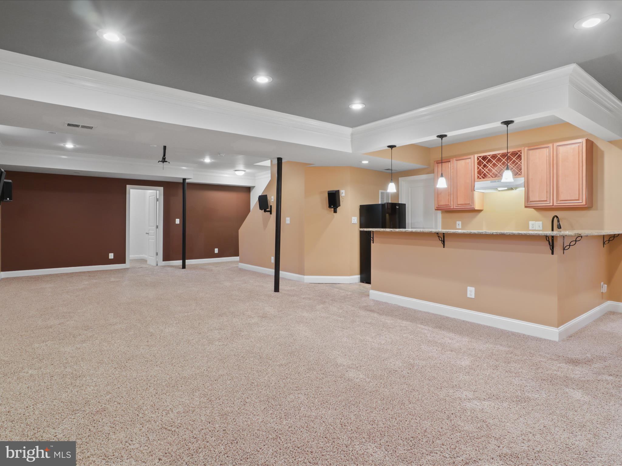 EAST GATE - Residential Lease