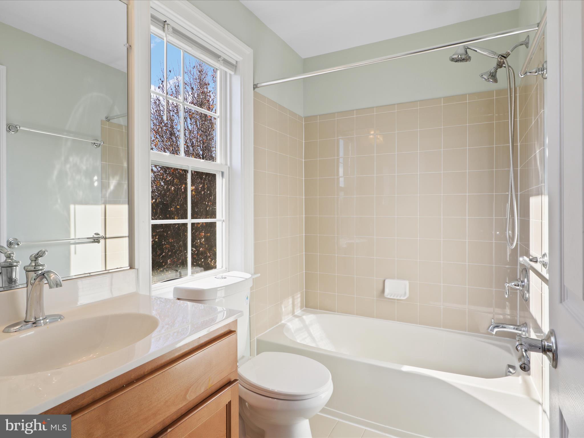 EAST GATE - Residential Lease