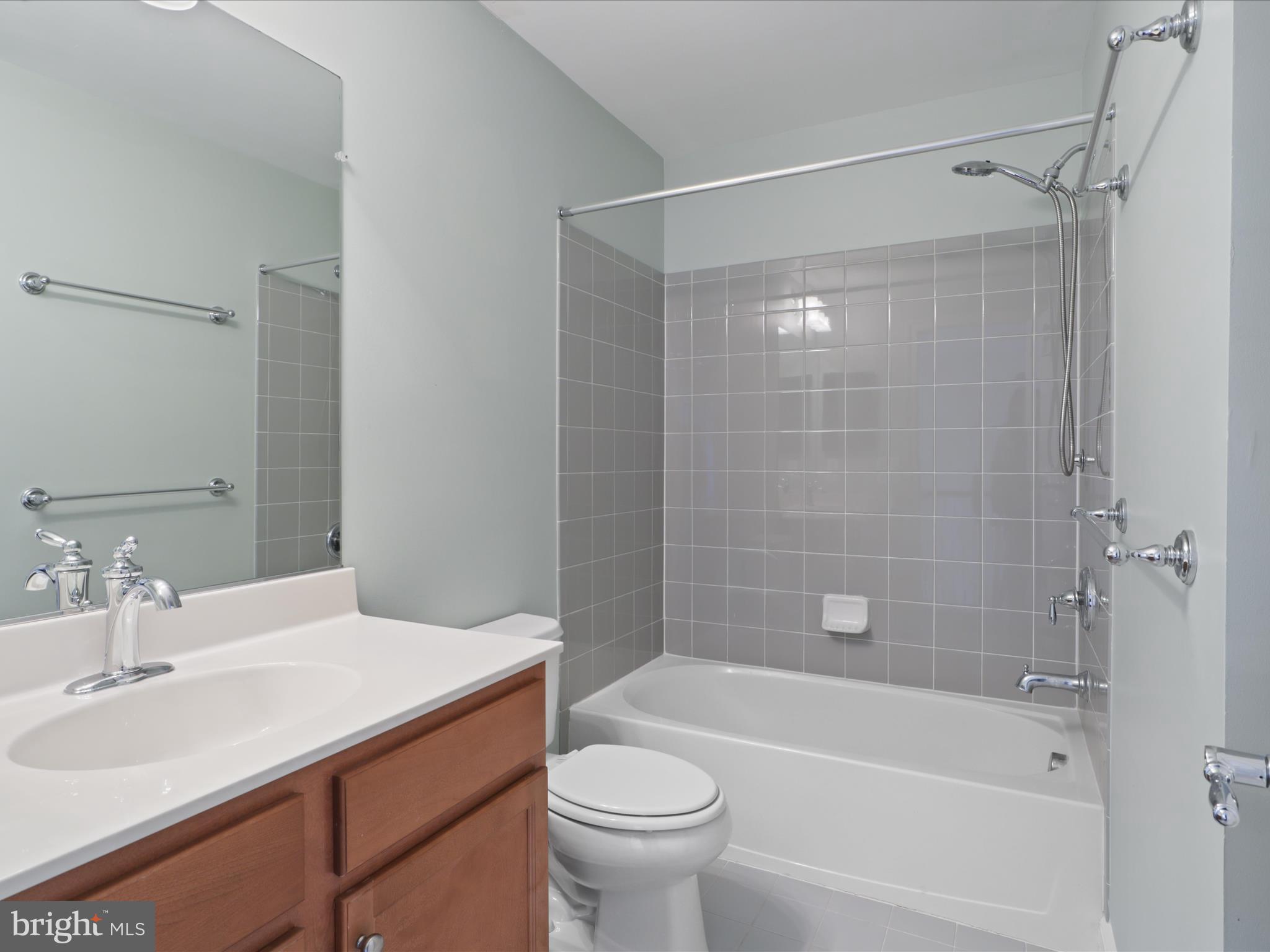 EAST GATE - Residential Lease