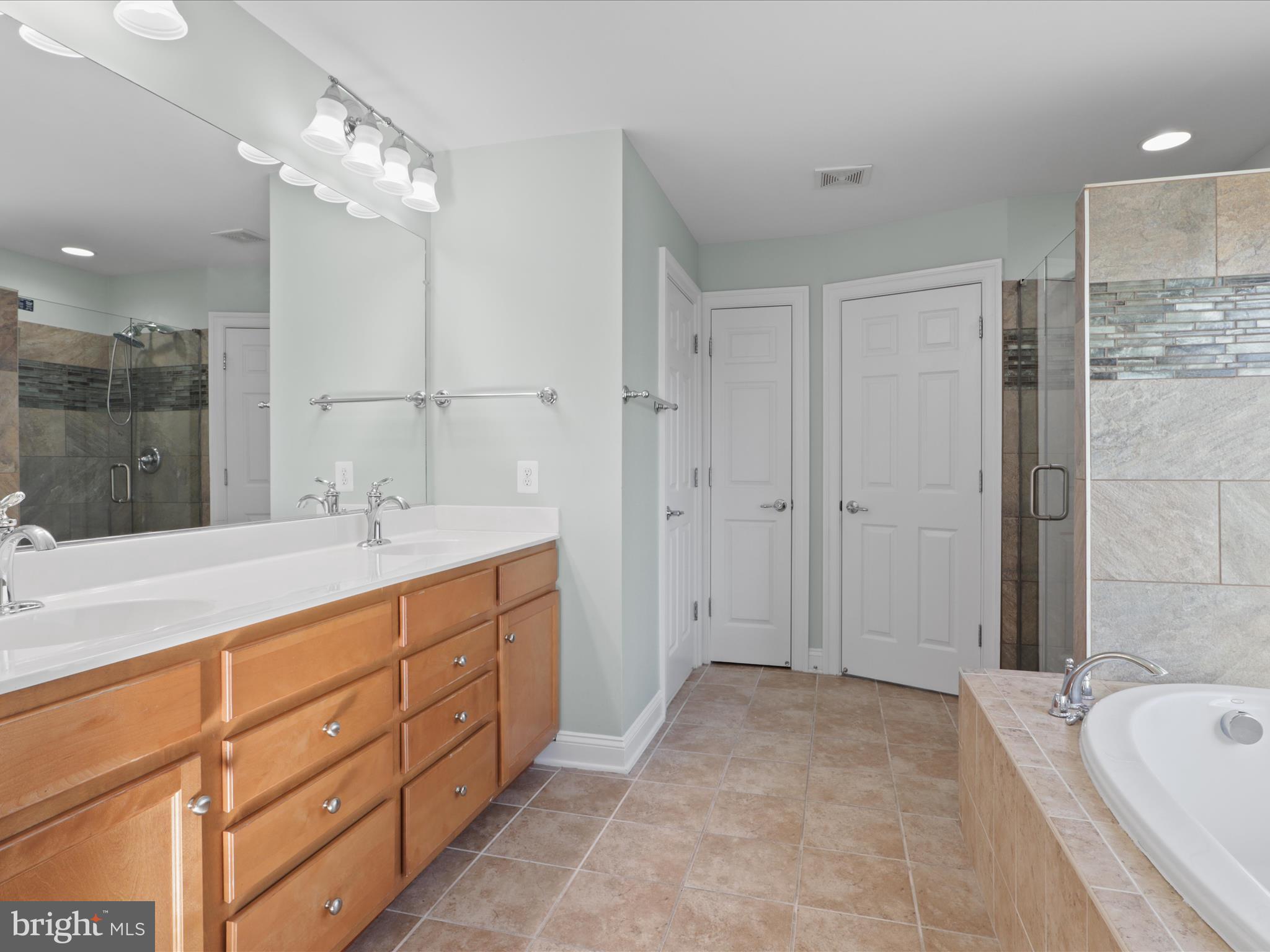 EAST GATE - Residential Lease