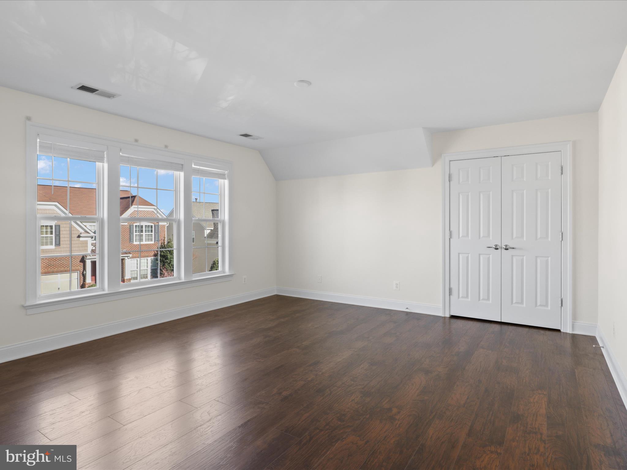 EAST GATE - Residential Lease