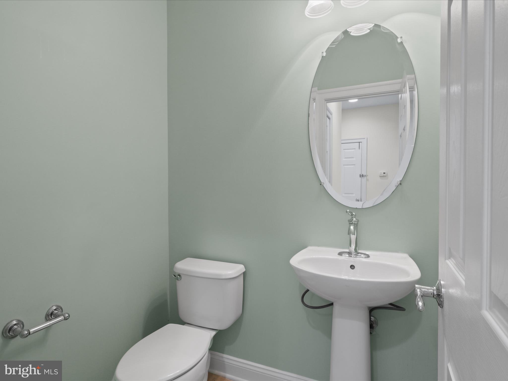 EAST GATE - Residential Lease