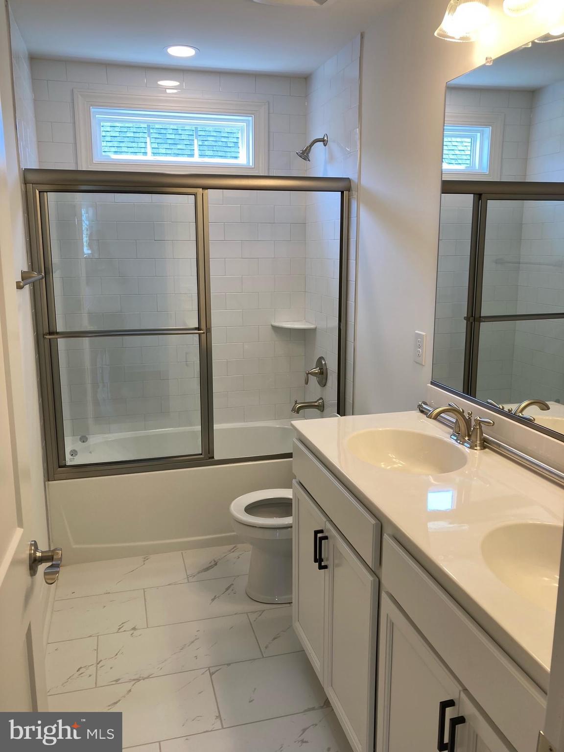 ROMANCOKE ON THE BAY - Residential