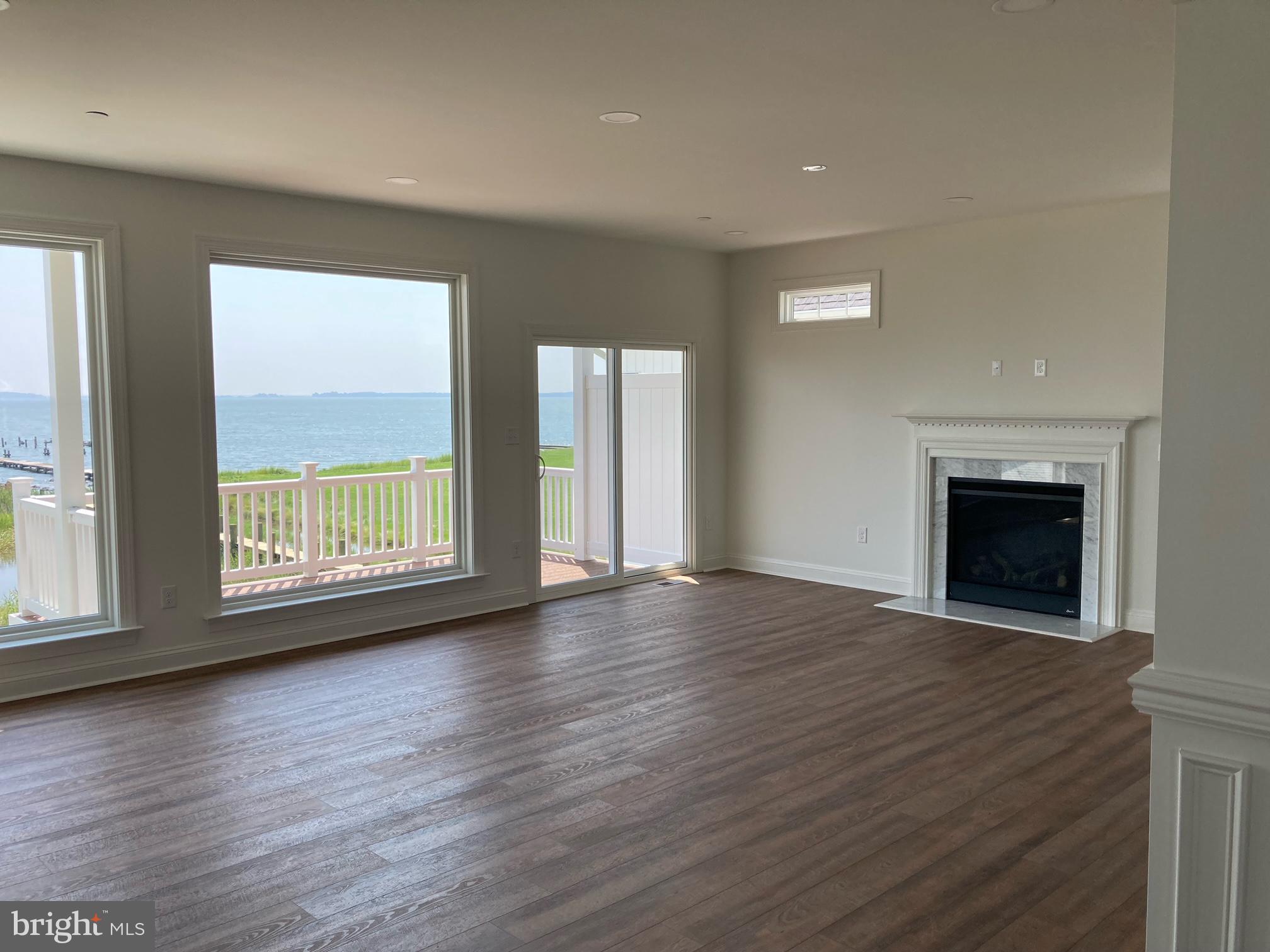 ROMANCOKE ON THE BAY - Residential