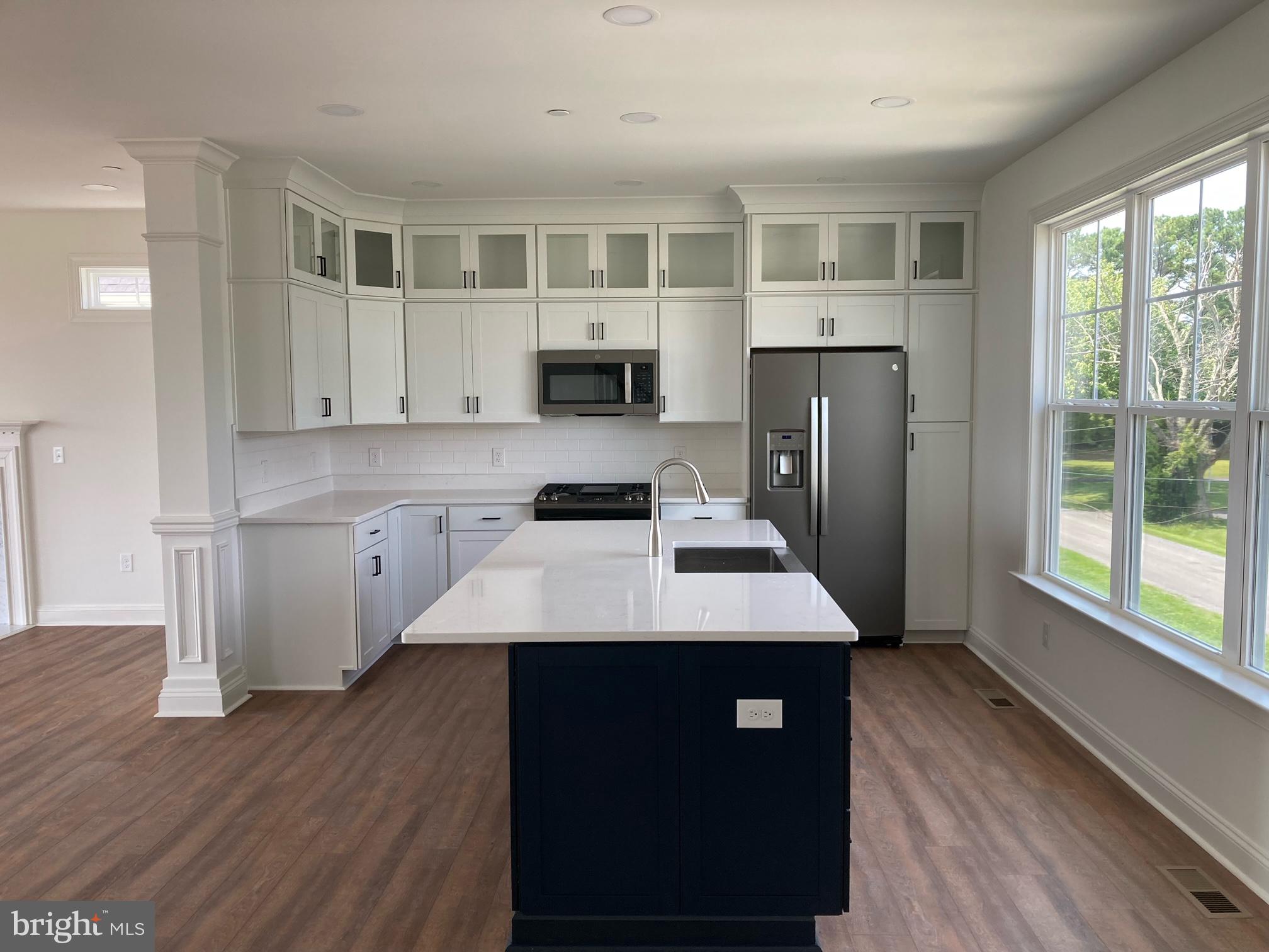 ROMANCOKE ON THE BAY - Residential