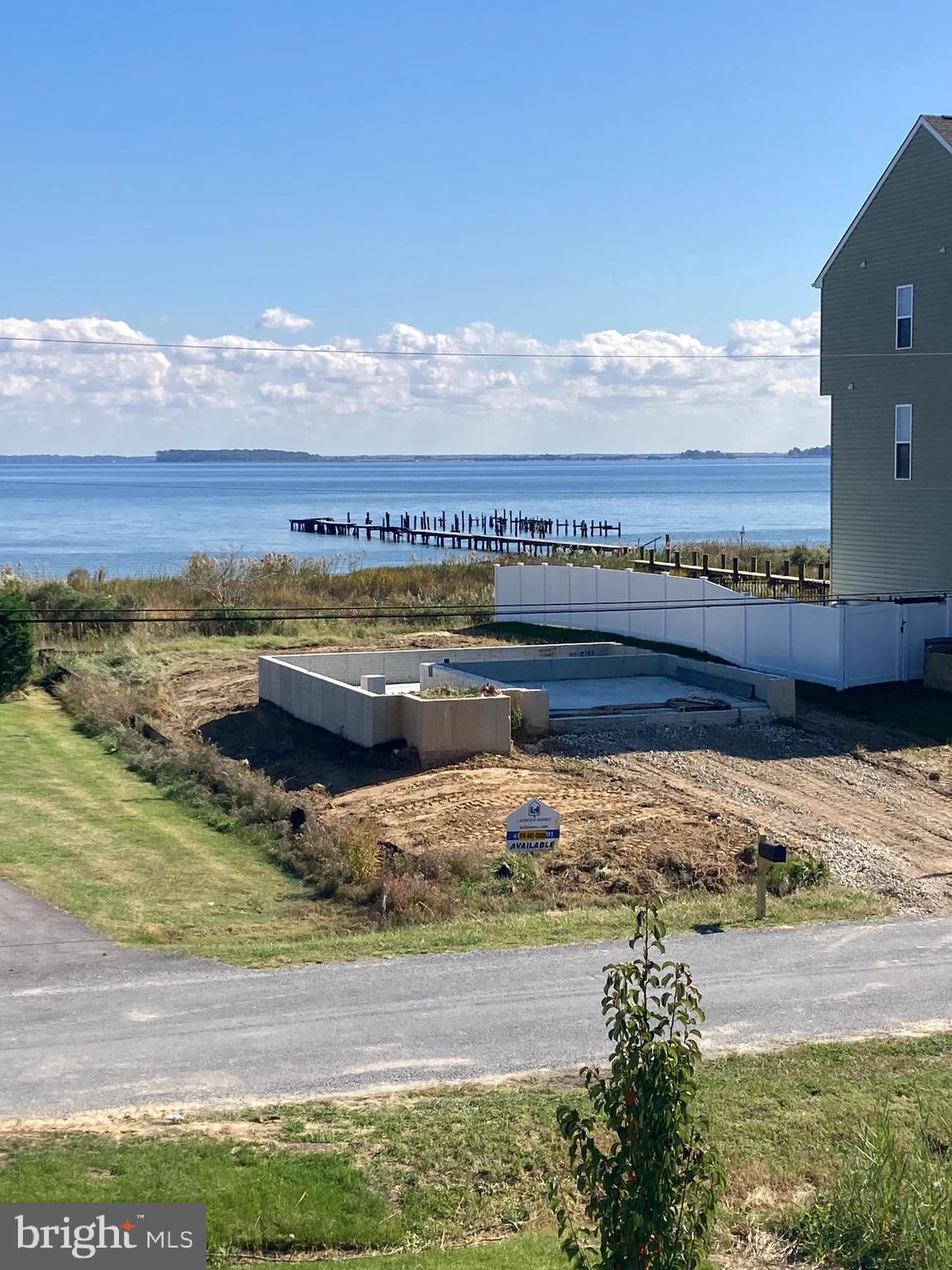 ROMANCOKE ON THE BAY - Residential