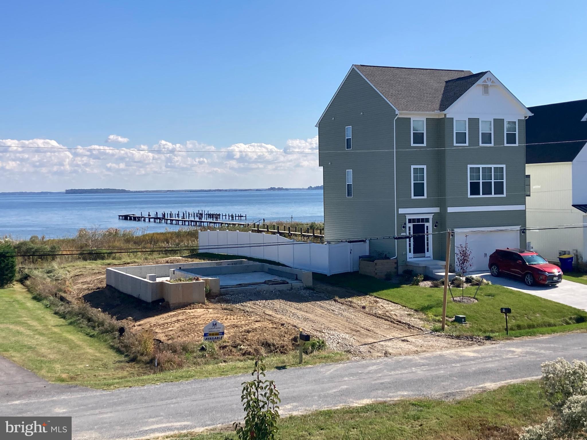 ROMANCOKE ON THE BAY - Residential