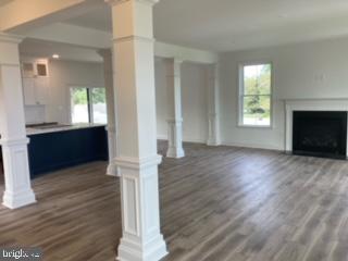 ROMANCOKE ON THE BAY - Residential