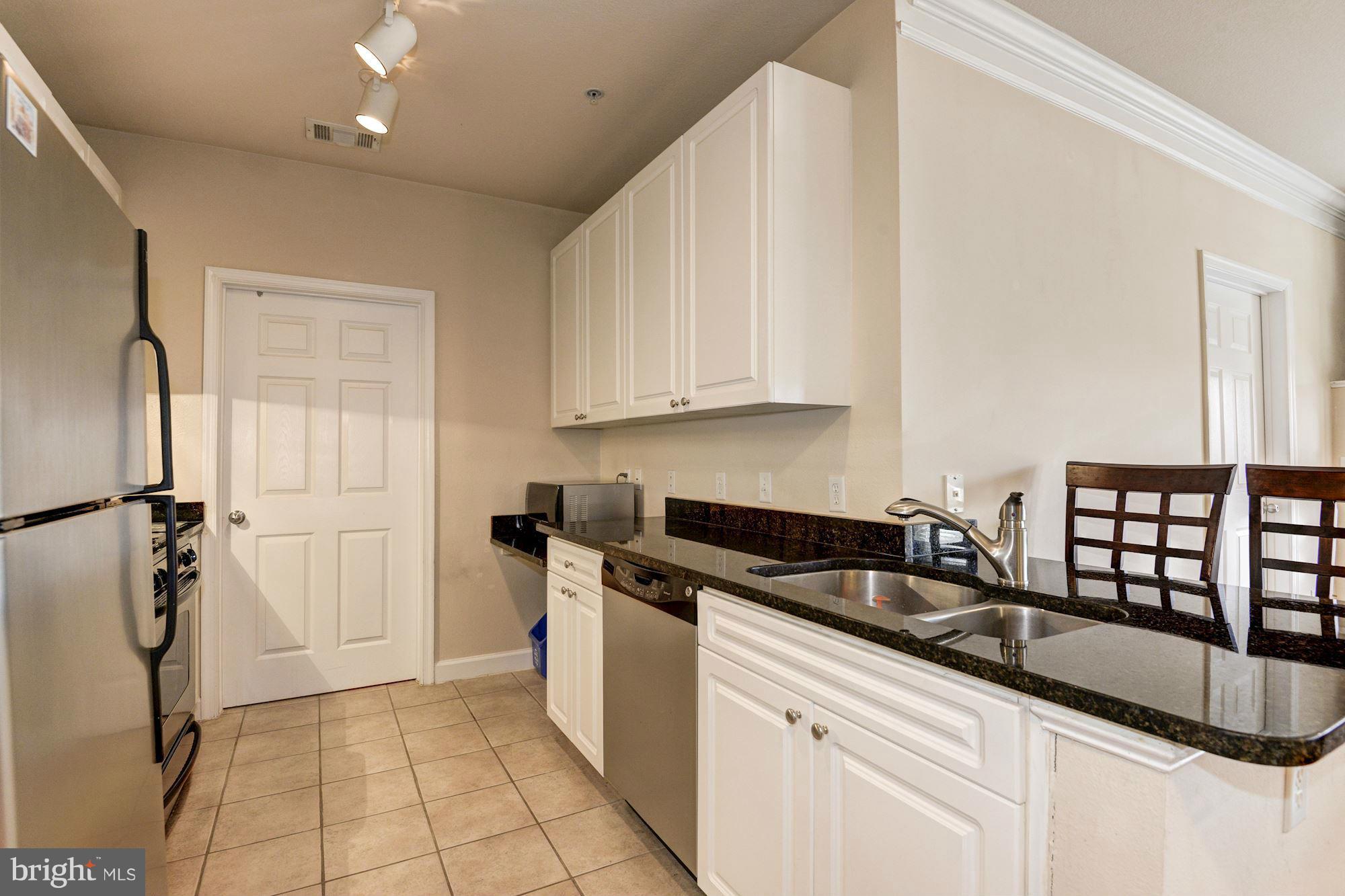 FITZ AT ROCKVILLE TOWN C - Residential