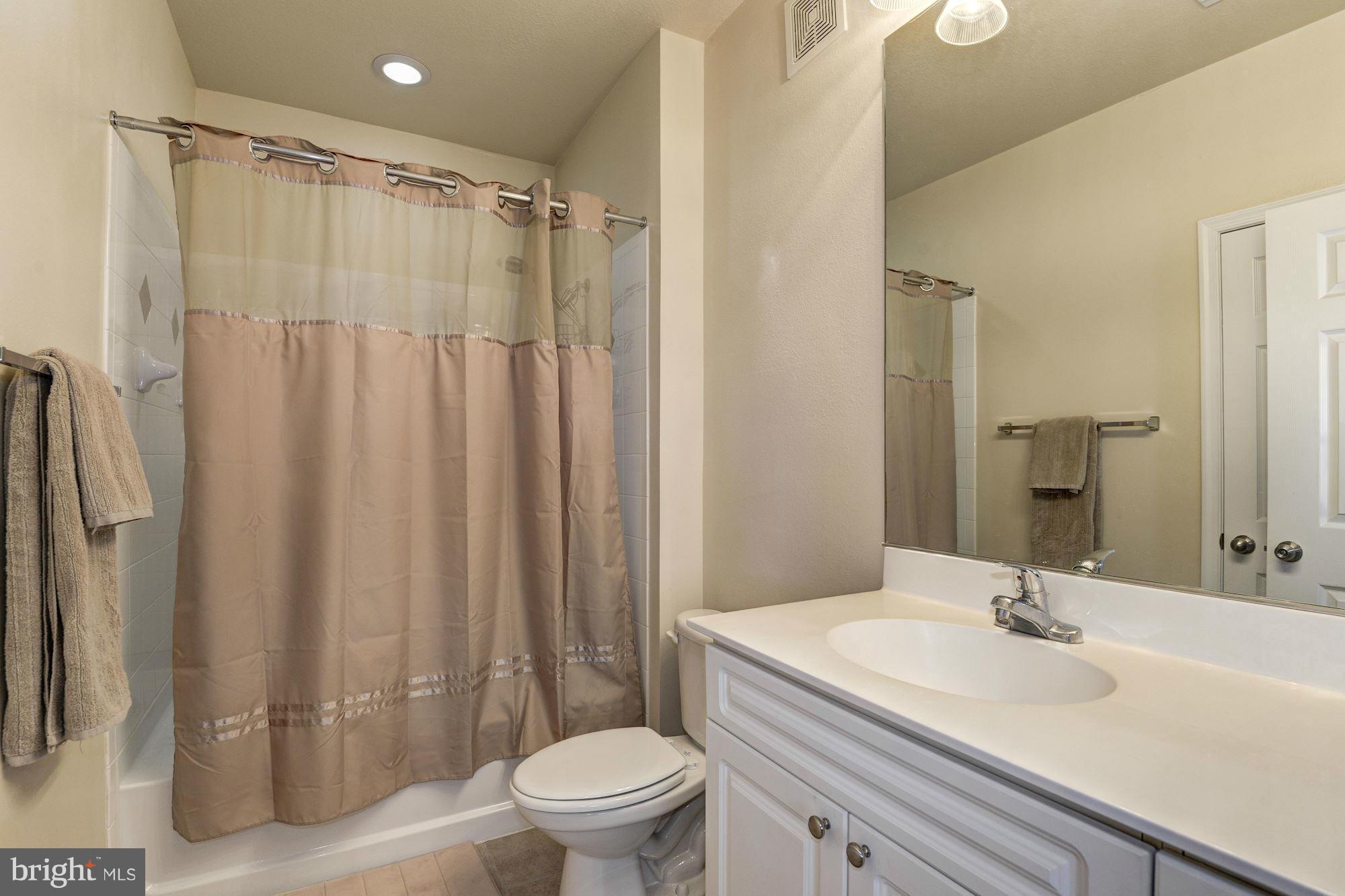 FITZ AT ROCKVILLE TOWN C - Residential