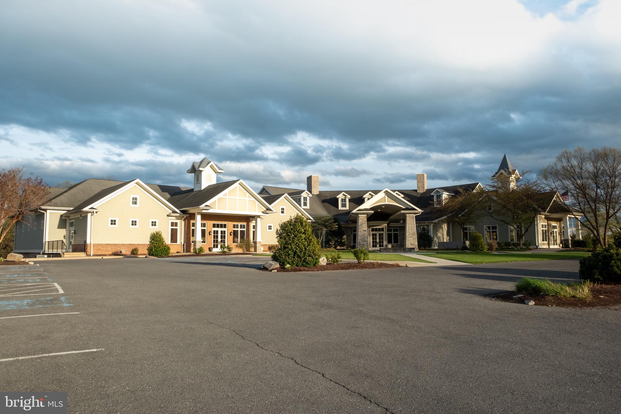 FOUNTAIN HEAD - Land