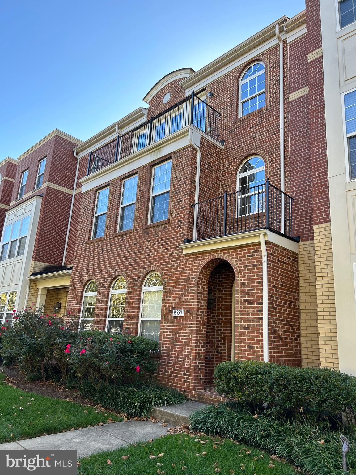 LANSDOWNE TOWN CENTER - Residential