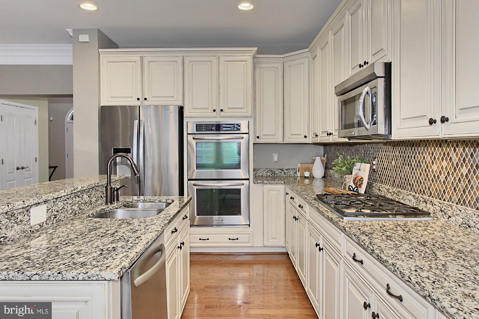 LANSDOWNE TOWN CENTER - Residential