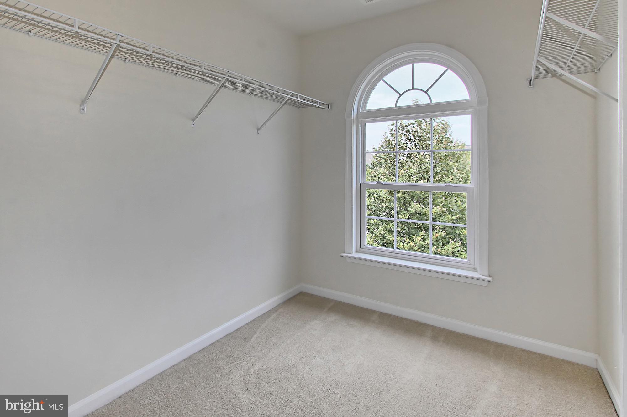 LANSDOWNE TOWN CENTER - Residential