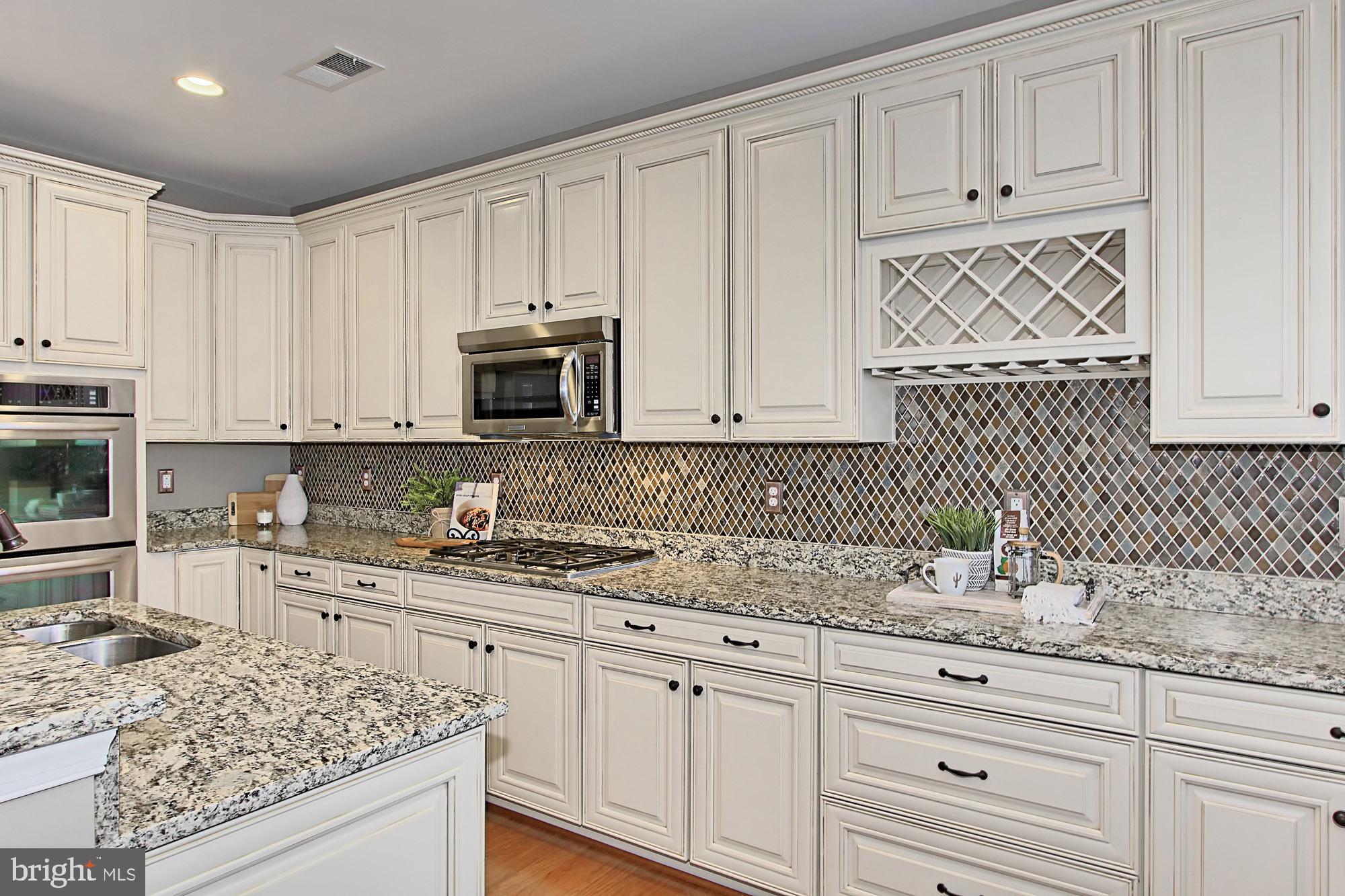 LANSDOWNE TOWN CENTER - Residential