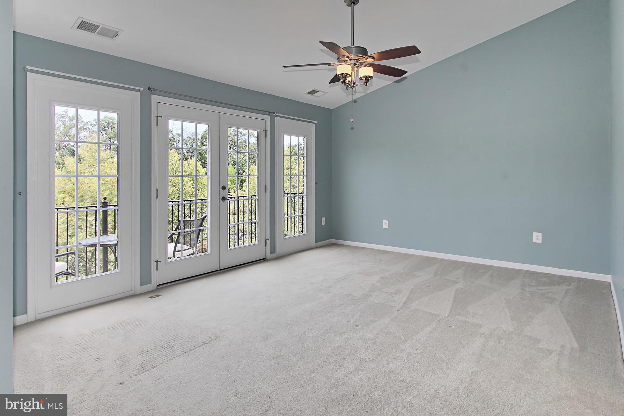 LANSDOWNE TOWN CENTER - Residential