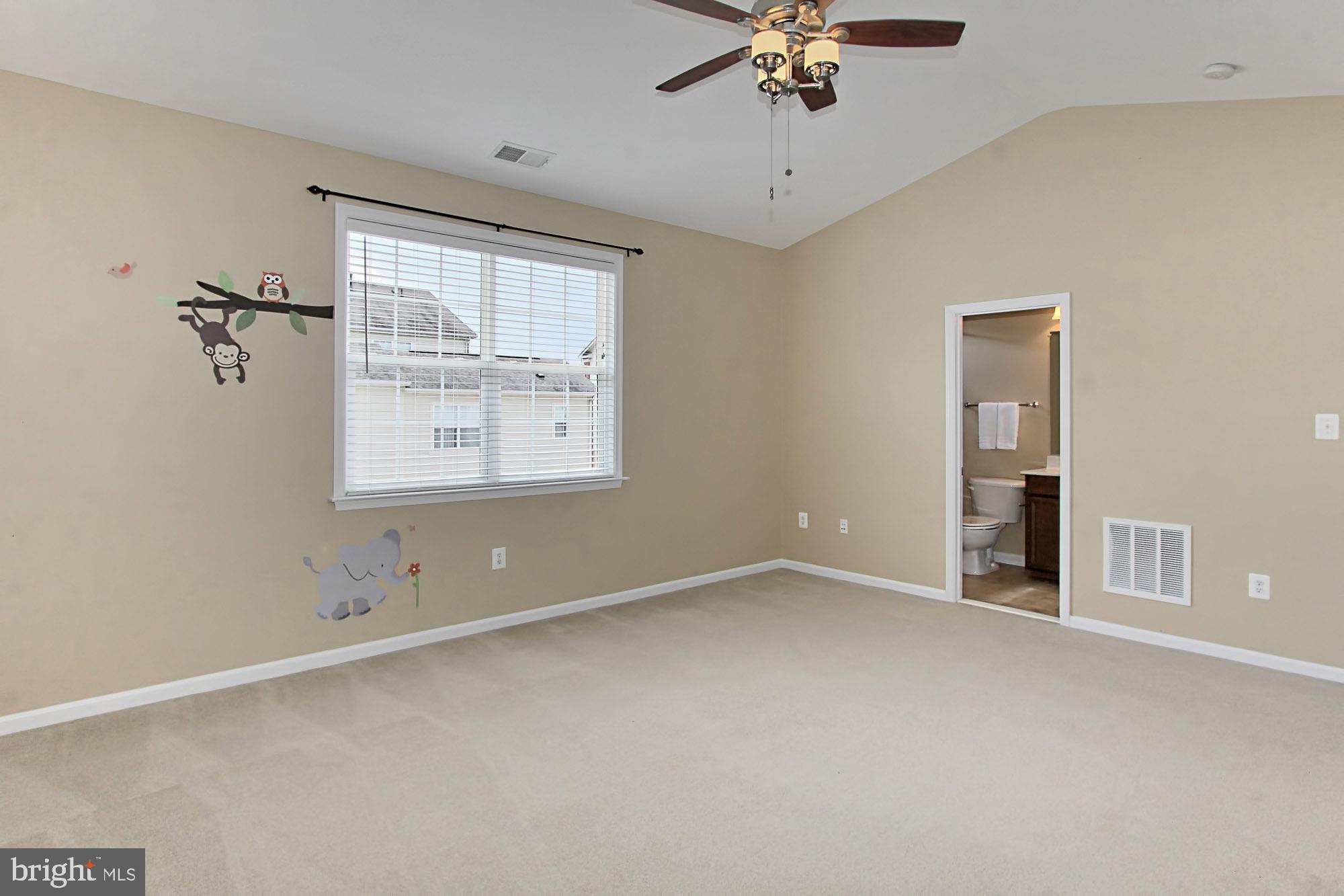 LANSDOWNE TOWN CENTER - Residential