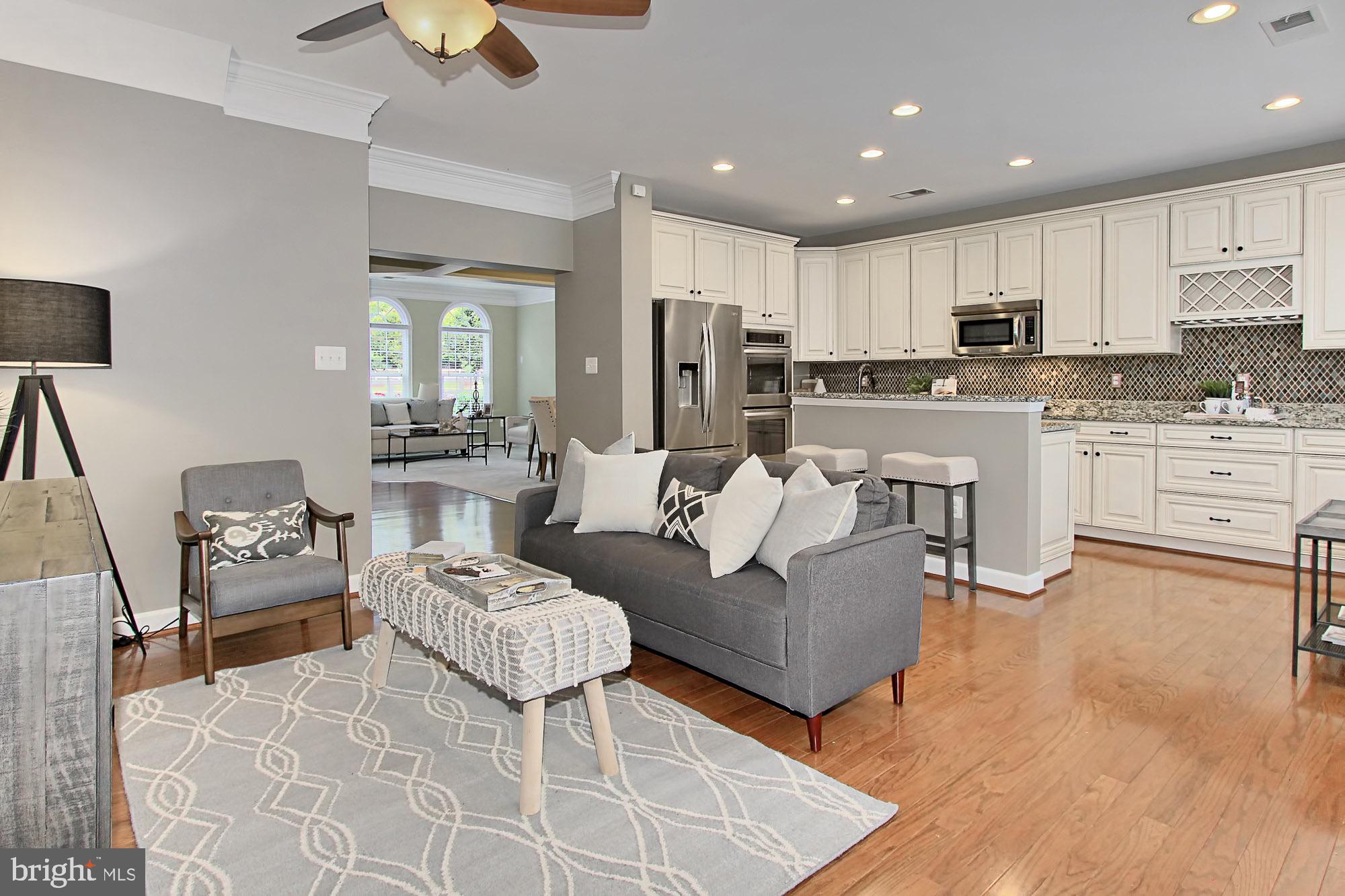 LANSDOWNE TOWN CENTER - Residential