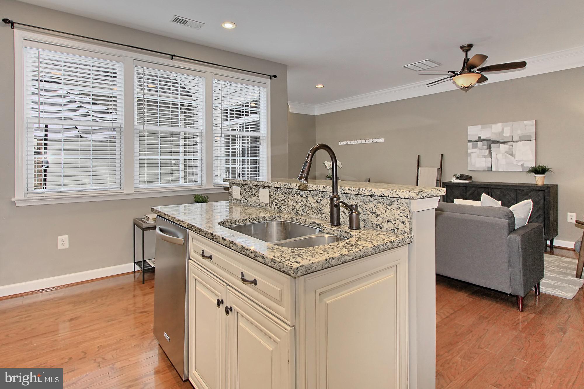 LANSDOWNE TOWN CENTER - Residential