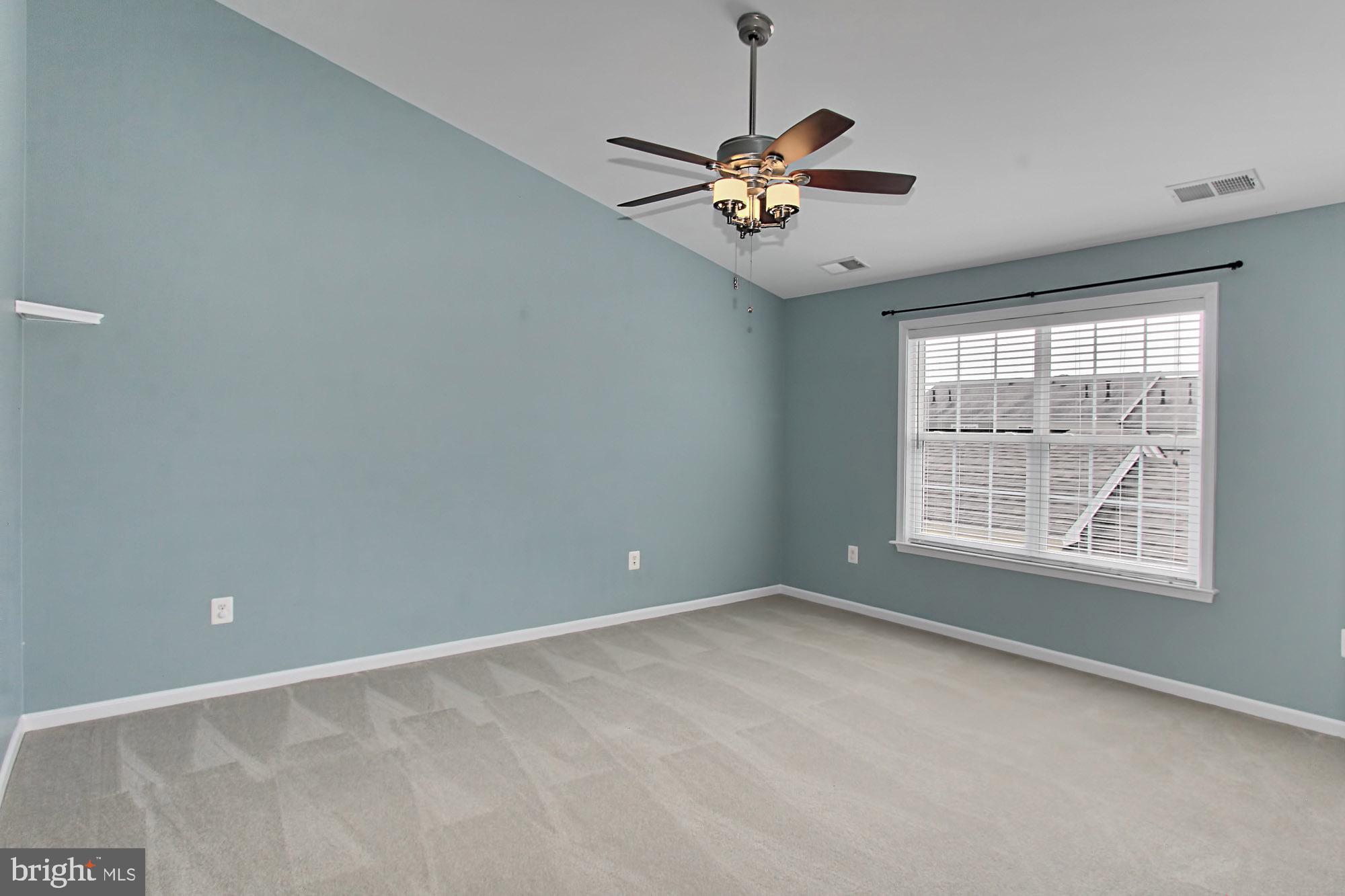 LANSDOWNE TOWN CENTER - Residential